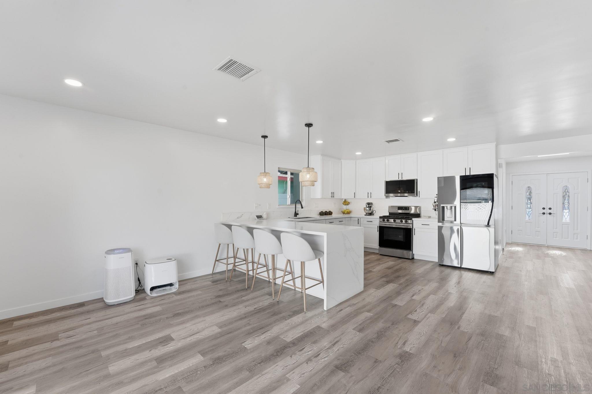 Detail Gallery Image 25 of 38 For 7742  Shorewood Dr, San Diego,  CA 92114 - 3 Beds | 1/1 Baths