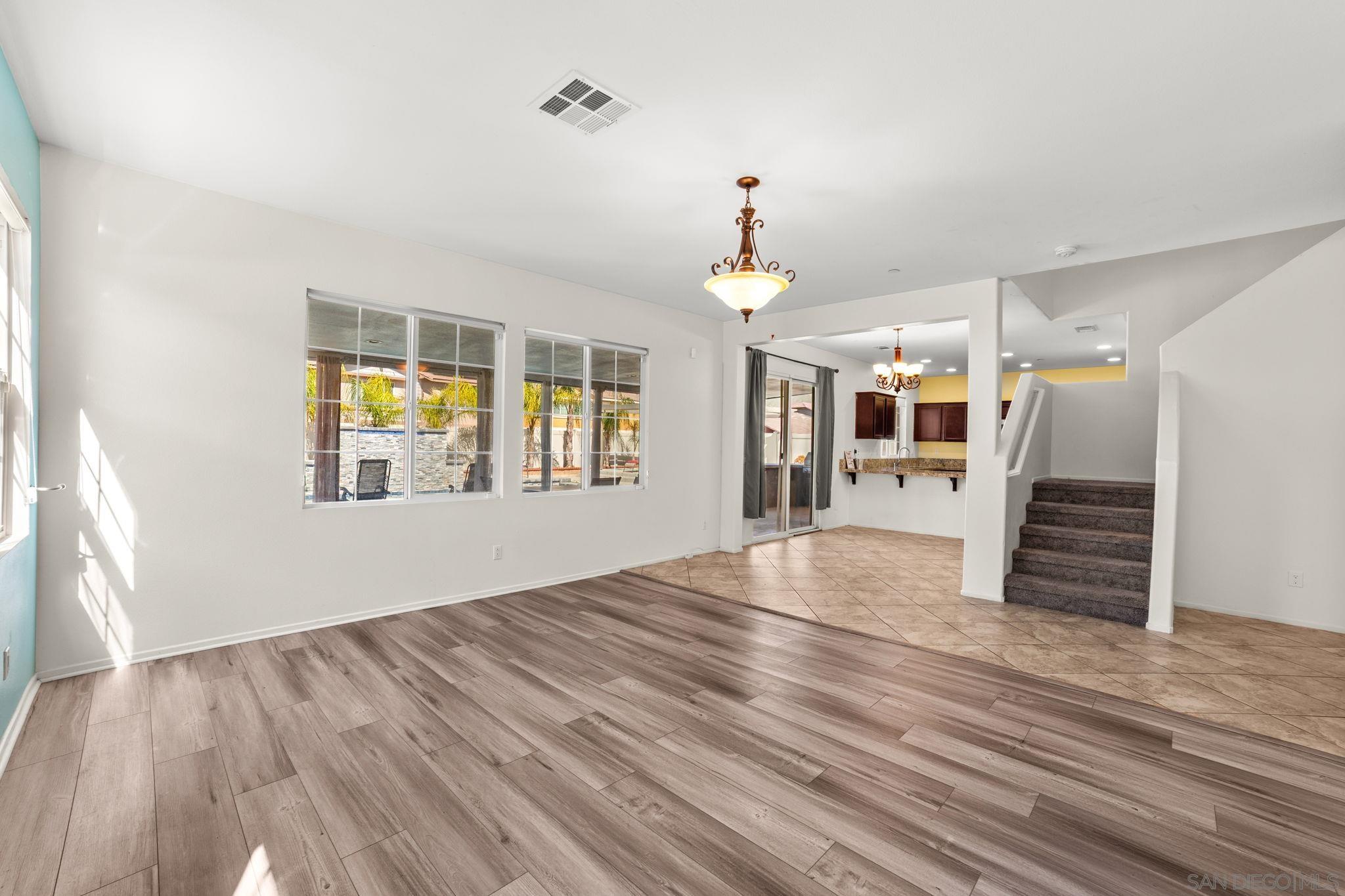 Detail Gallery Image 12 of 42 For 2090  Trinket Circle, San Jacinto,  CA 92582 - 4 Beds | 3 Baths