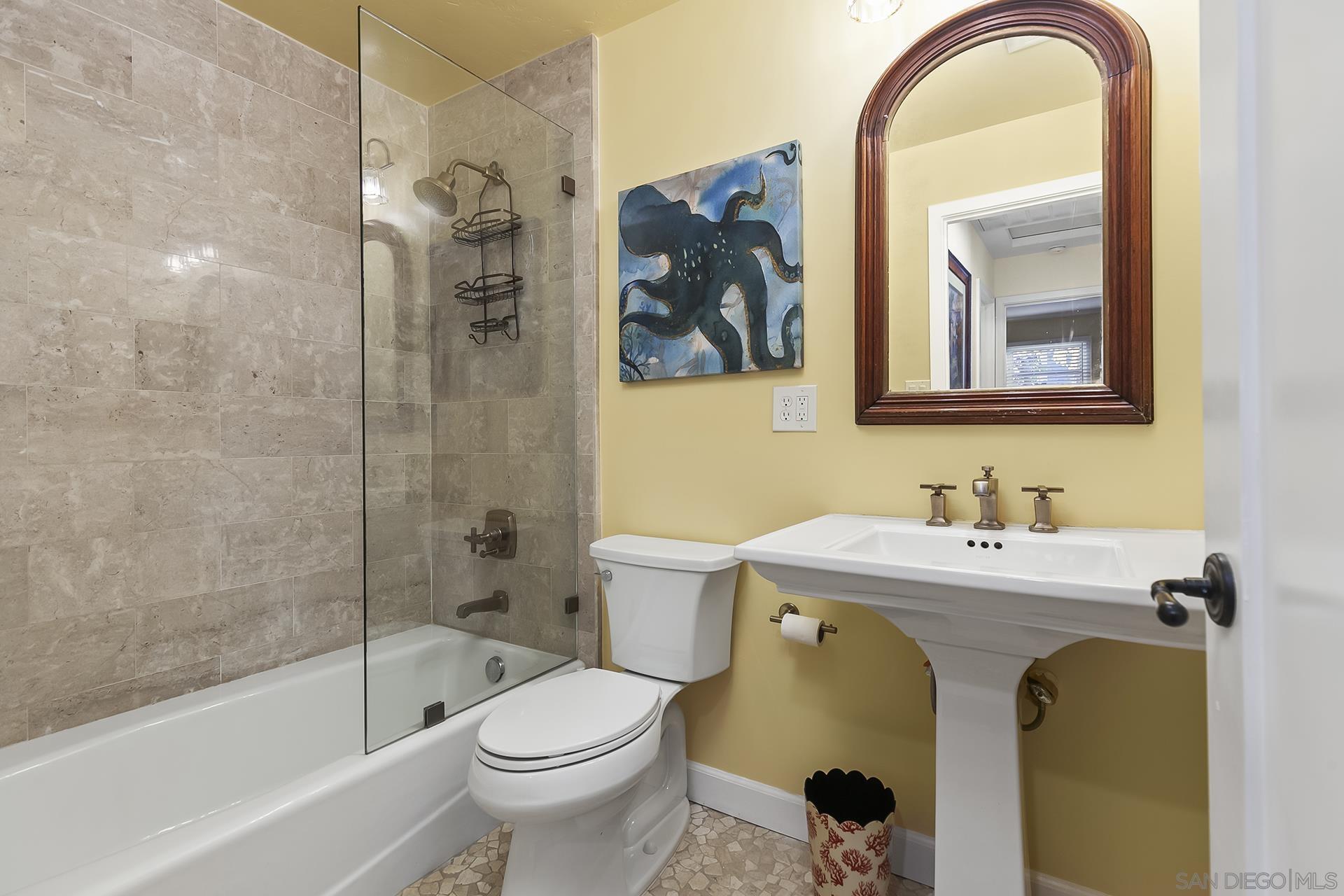 Detail Gallery Image 15 of 31 For 5741  Chelsea Ave, La Jolla,  CA 92037 - 3 Beds | 2 Baths