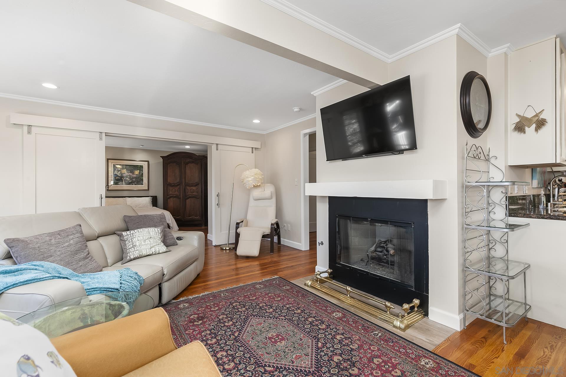 Detail Gallery Image 3 of 31 For 5741  Chelsea Ave, La Jolla,  CA 92037 - 3 Beds | 2 Baths