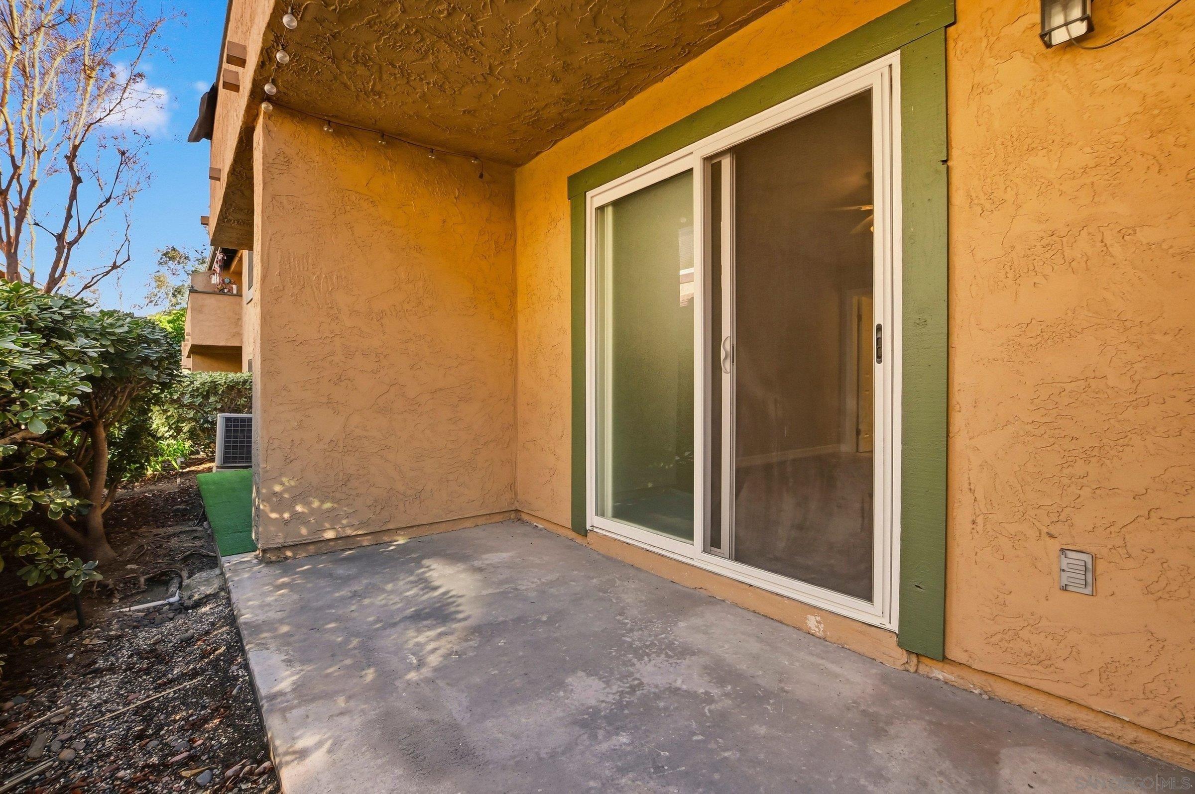 Detail Gallery Image 22 of 27 For 10794  Jeanne Ter  #E,  Santee,  CA 92071 - 2 Beds | 2/1 Baths