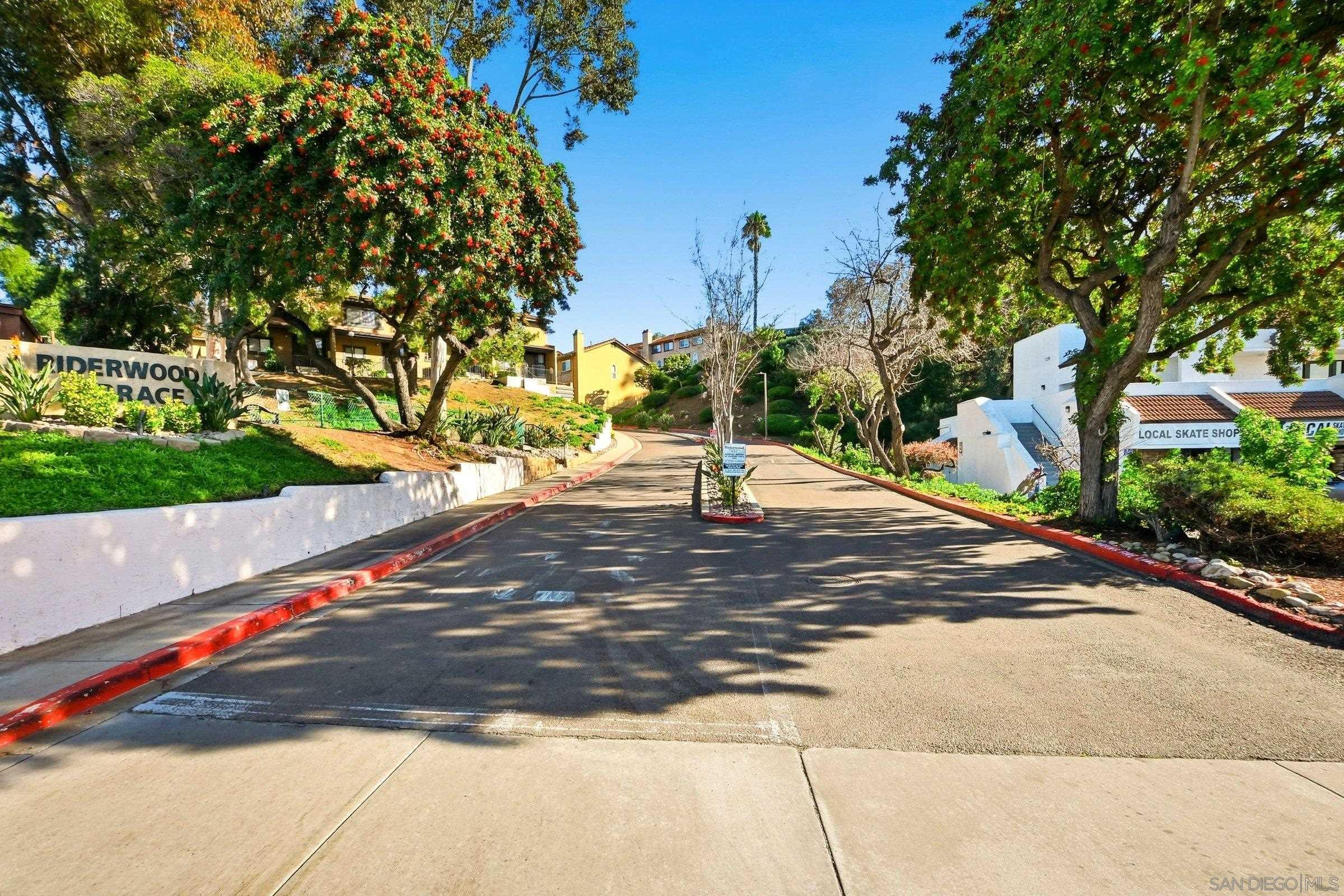 Detail Gallery Image 26 of 27 For 10794  Jeanne Ter  #E,  Santee,  CA 92071 - 2 Beds | 2/1 Baths