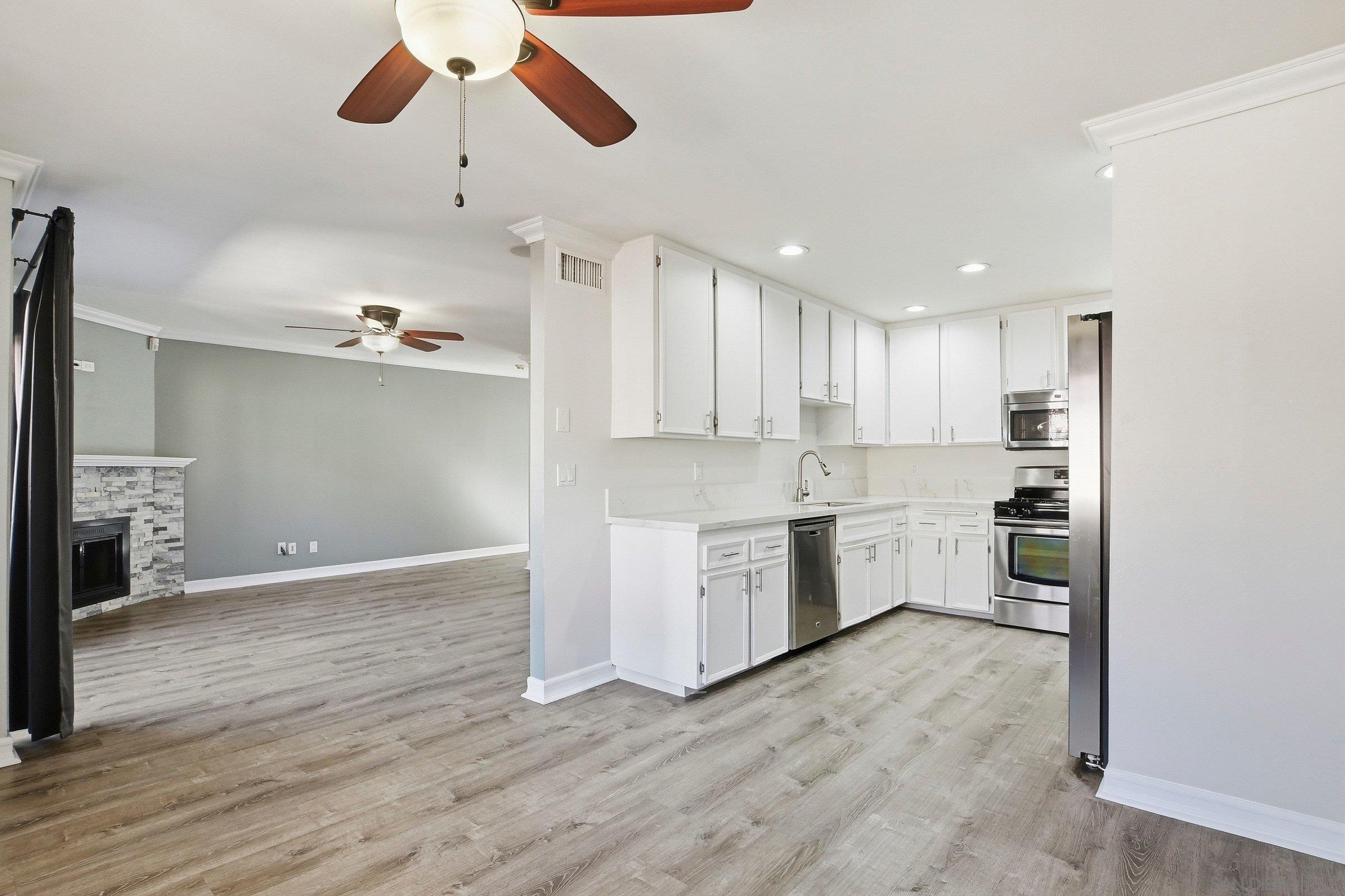 Detail Gallery Image 6 of 27 For 10794  Jeanne Ter  #E,  Santee,  CA 92071 - 2 Beds | 2/1 Baths
