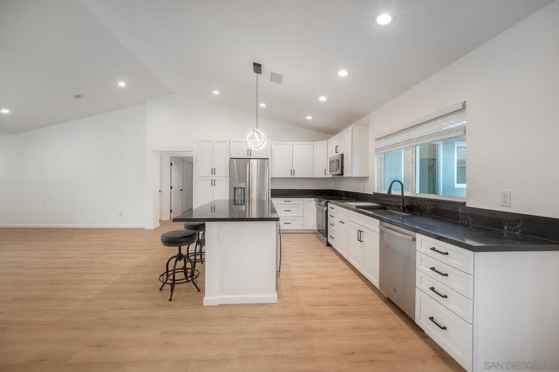 Detail Gallery Image 13 of 41 For 3427  Argyle St, San Diego,  CA 92111 - 4 Beds | 3/1 Baths