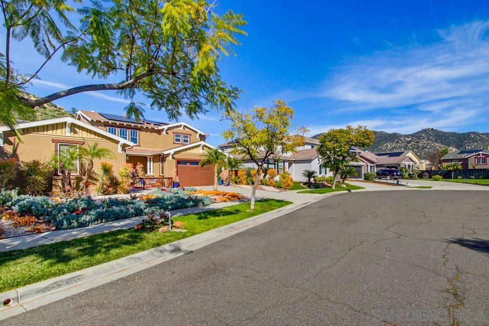 Detail Gallery Image 2 of 43 For 2954  Rangpur Ct, Escondido,  CA 92027 - 5 Beds | 3/1 Baths