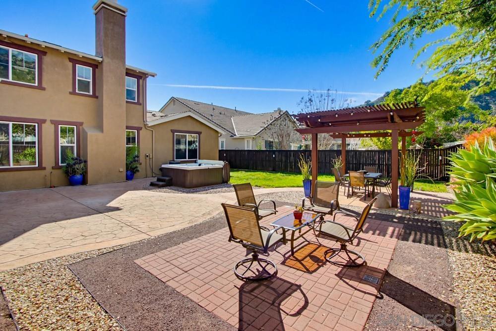 Detail Gallery Image 5 of 43 For 2954  Rangpur Ct, Escondido,  CA 92027 - 5 Beds | 3/1 Baths