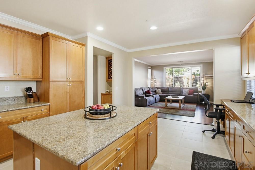 Detail Gallery Image 9 of 43 For 2954  Rangpur Ct, Escondido,  CA 92027 - 5 Beds | 3/1 Baths