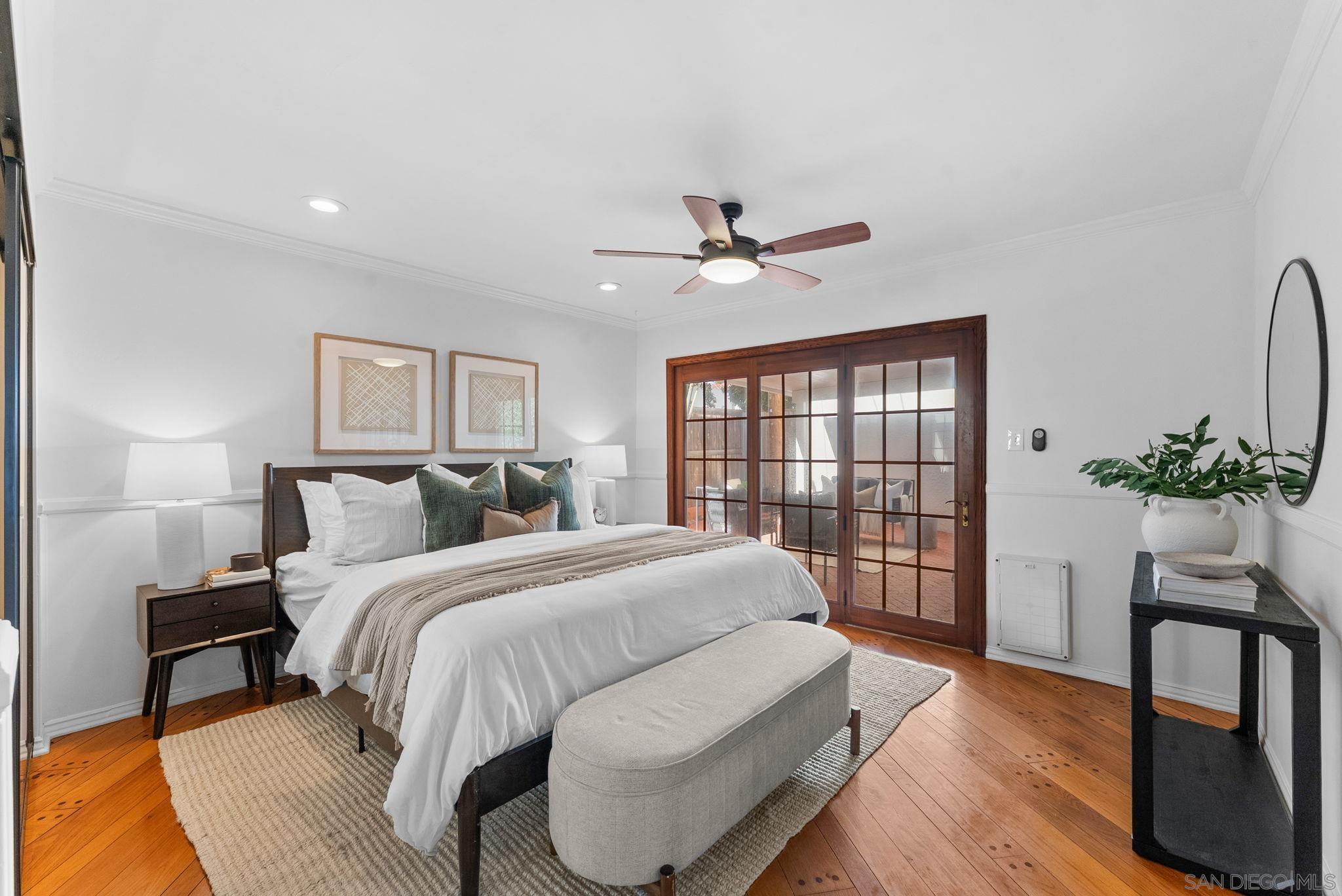 Detail Gallery Image 13 of 31 For 4540 E Talmadge Drive, San Diego,  CA 92116 - 3 Beds | 3 Baths