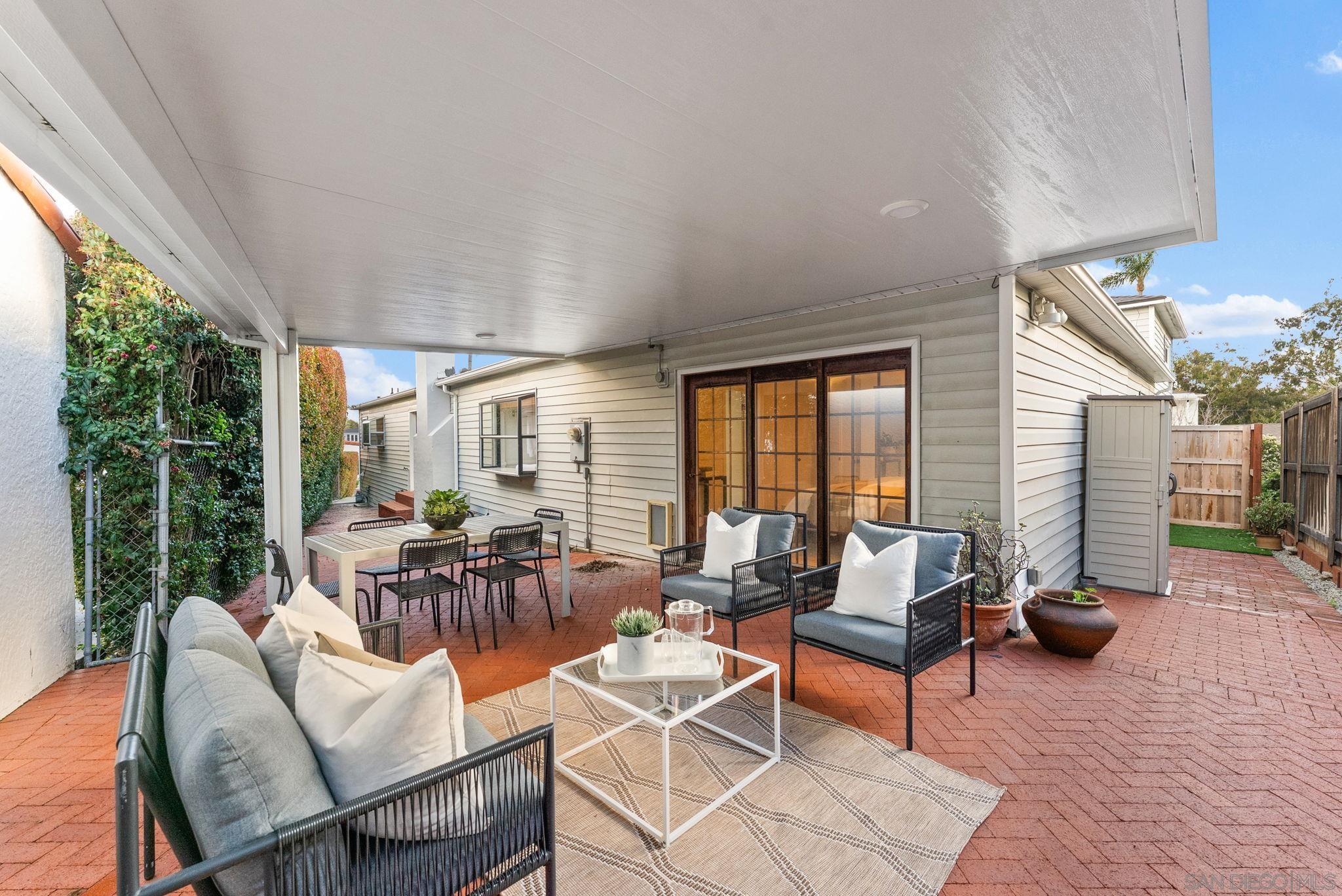 Detail Gallery Image 15 of 31 For 4540 E Talmadge Drive, San Diego,  CA 92116 - 3 Beds | 3 Baths