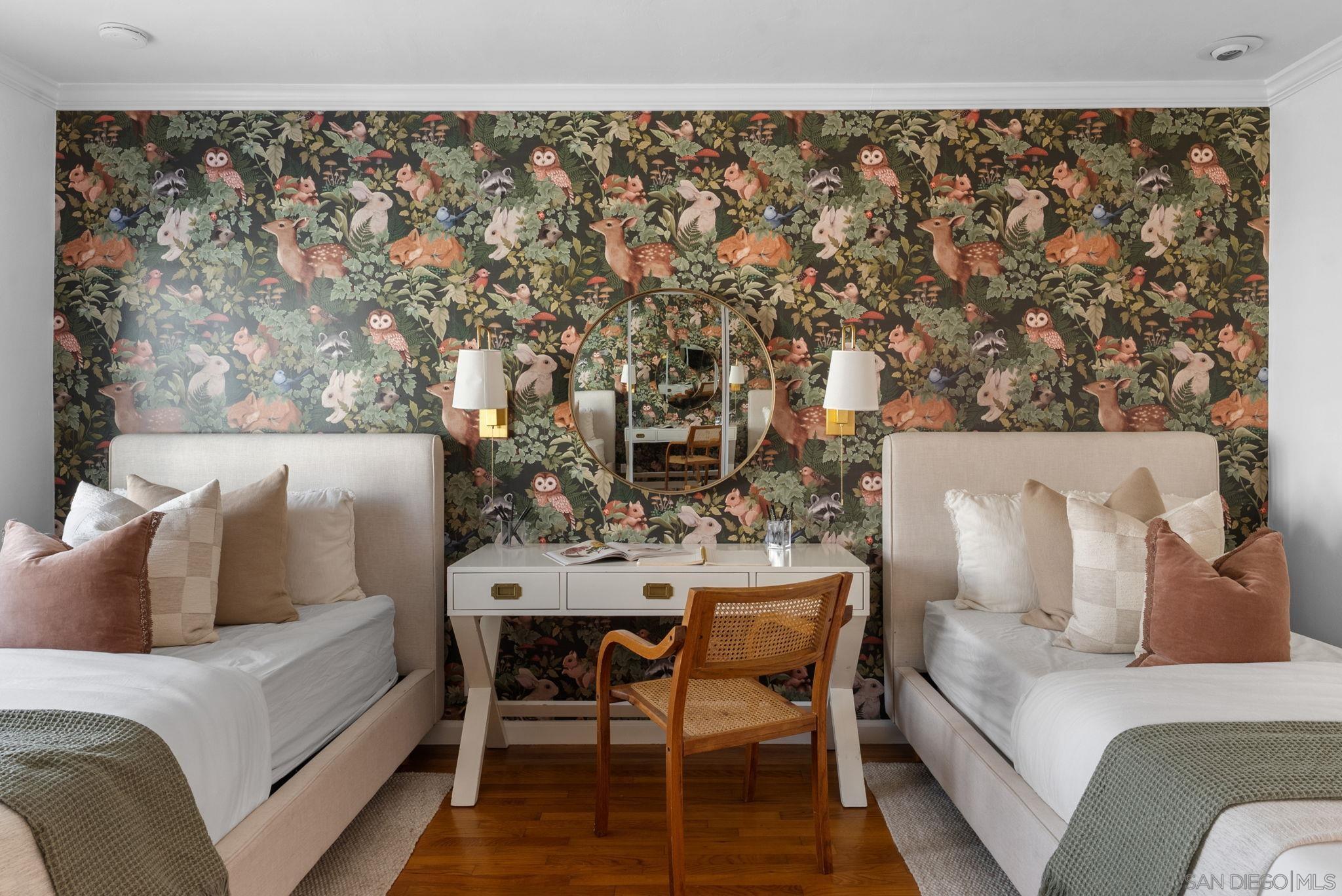 Detail Gallery Image 21 of 31 For 4540 E Talmadge Drive, San Diego,  CA 92116 - 3 Beds | 3 Baths