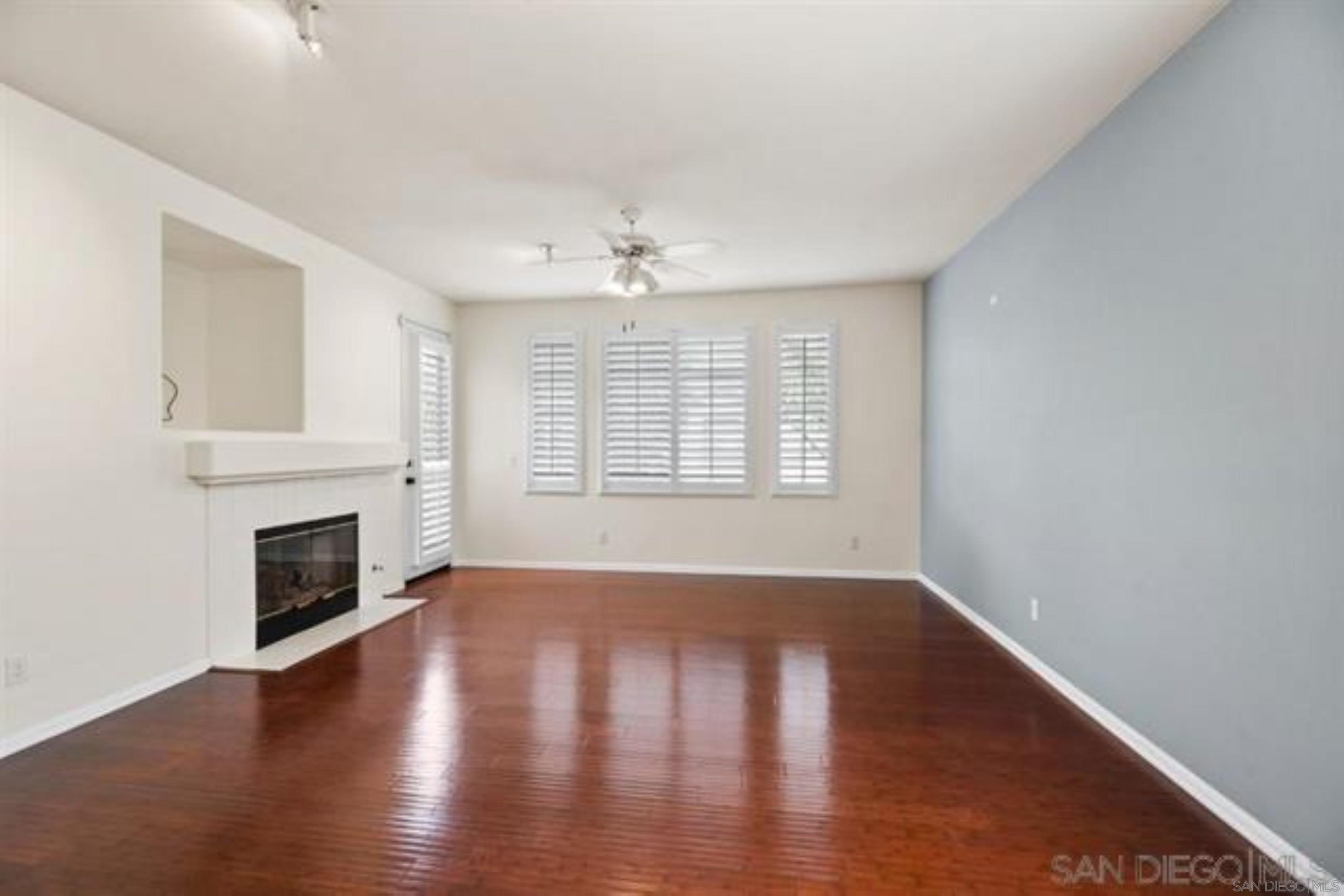 Detail Gallery Image 4 of 34 For 12488  Heatherton Ct  #51,  San Diego,  CA 92128 - 2 Beds | 2 Baths