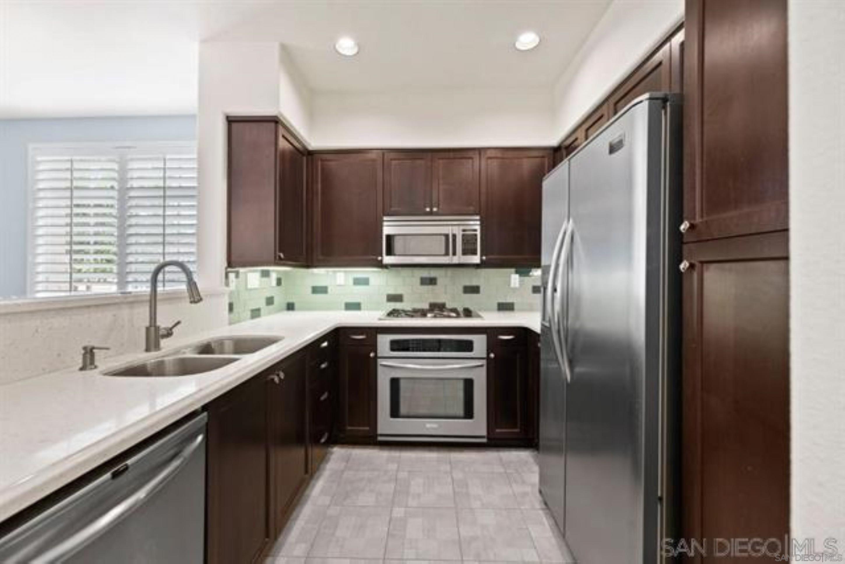 Detail Gallery Image 9 of 34 For 12488  Heatherton Ct  #51,  San Diego,  CA 92128 - 2 Beds | 2 Baths