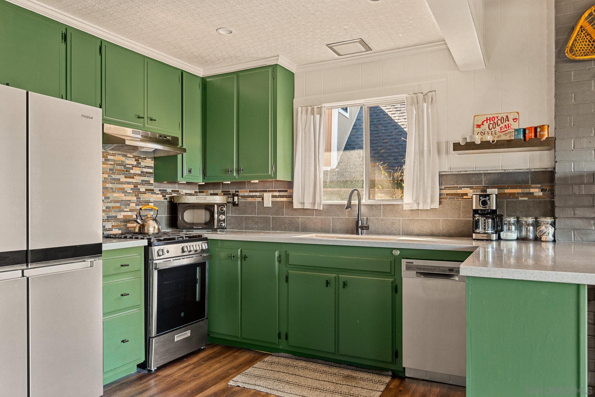 Detail Gallery Image 13 of 46 For 720  Buckingham Sq, Lake Arrowhead,  CA 92352 - 3 Beds | 2/1 Baths