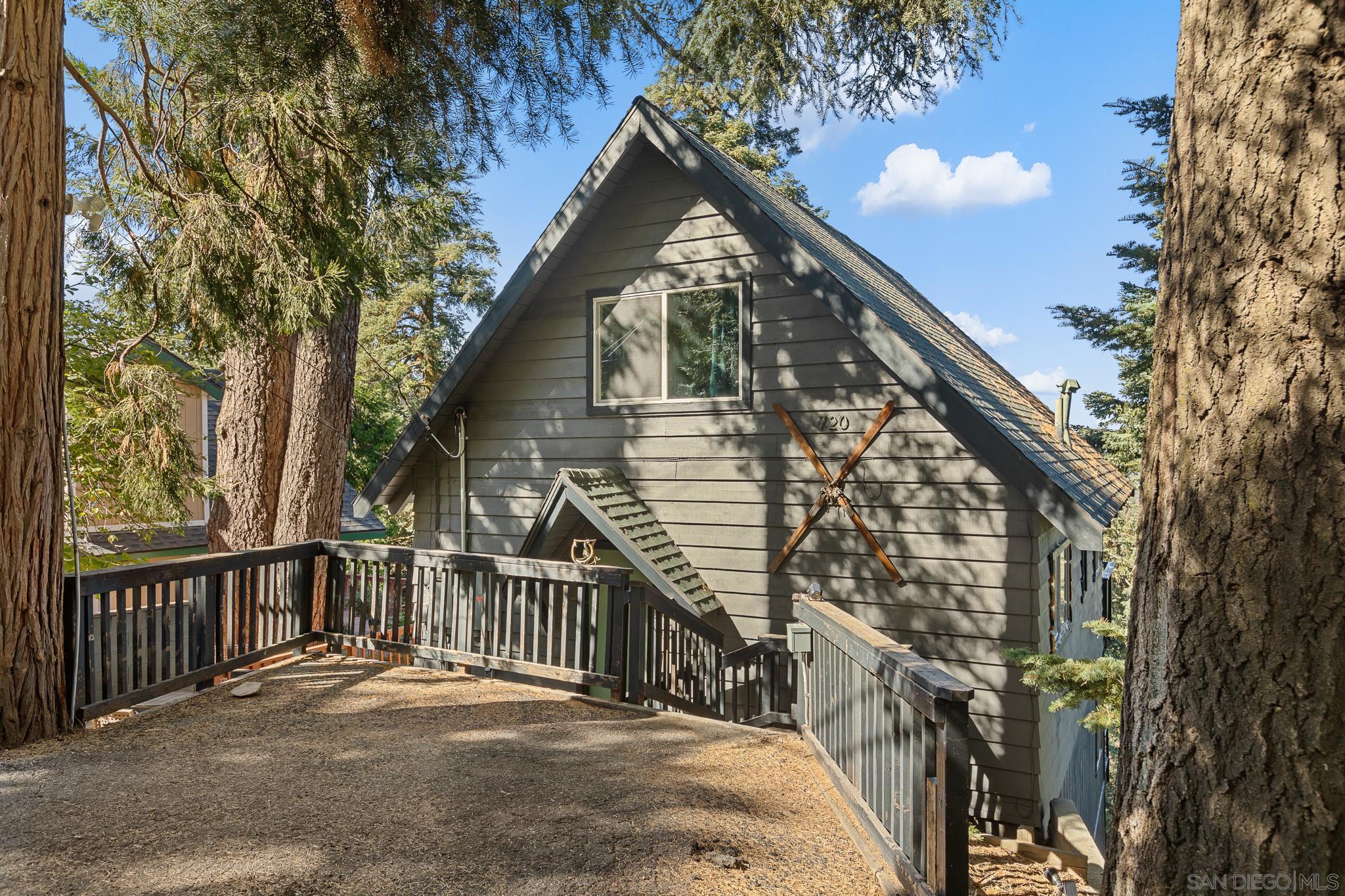 Detail Gallery Image 6 of 46 For 720  Buckingham Sq, Lake Arrowhead,  CA 92352 - 3 Beds | 2/1 Baths
