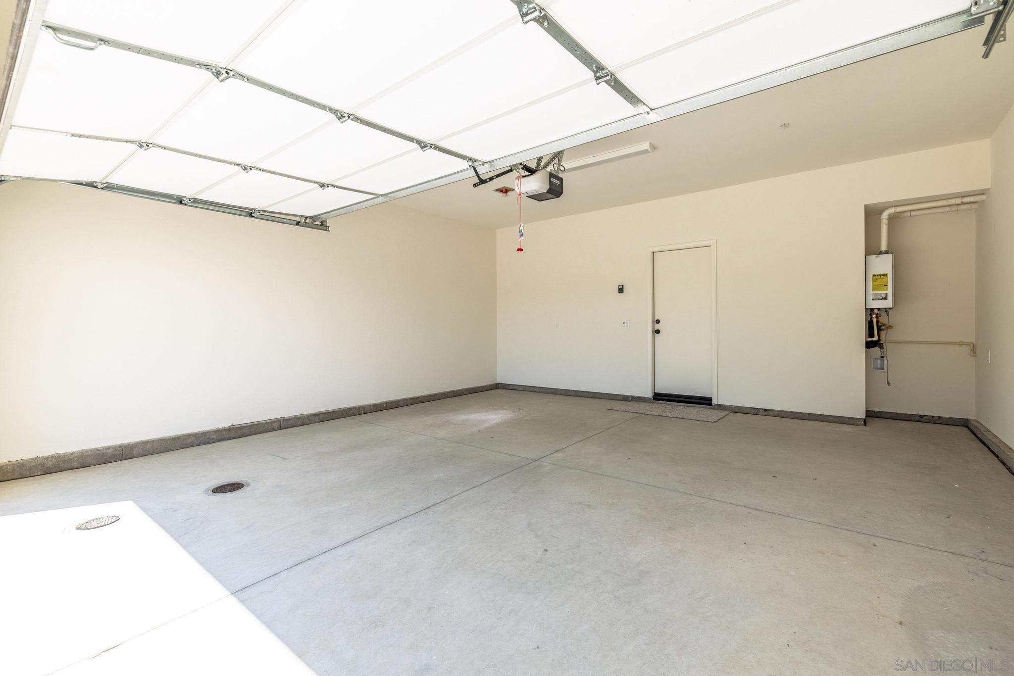 Detail Gallery Image 2 of 31 For 28216  Molasses Court, Valley Center,  CA 92082 - 3 Beds | 2/1 Baths