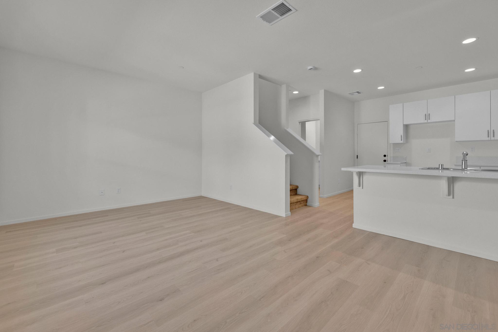 Detail Gallery Image 13 of 31 For 28216  Molasses Court, Valley Center,  CA 92082 - 3 Beds | 2/1 Baths