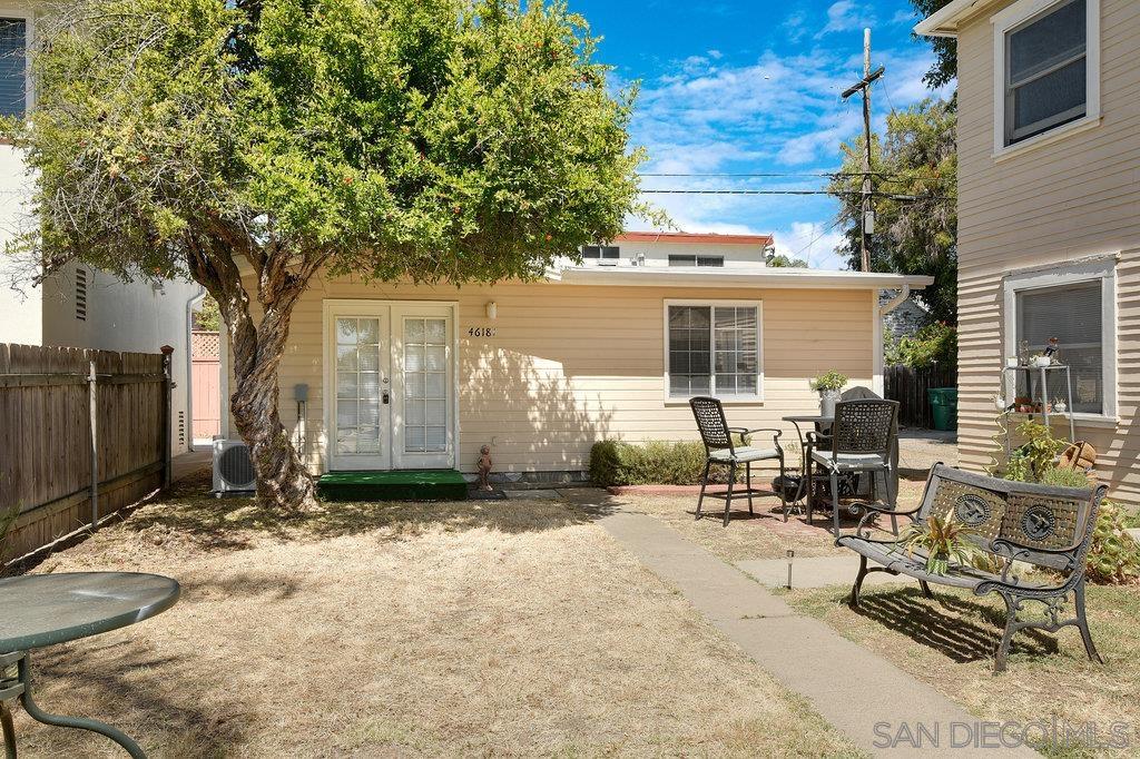 Detail Gallery Image 2 of 22 For 4618  Marlborough Dr. (1/2), San Diego,  CA 92116 - 1 Beds | 1 Baths