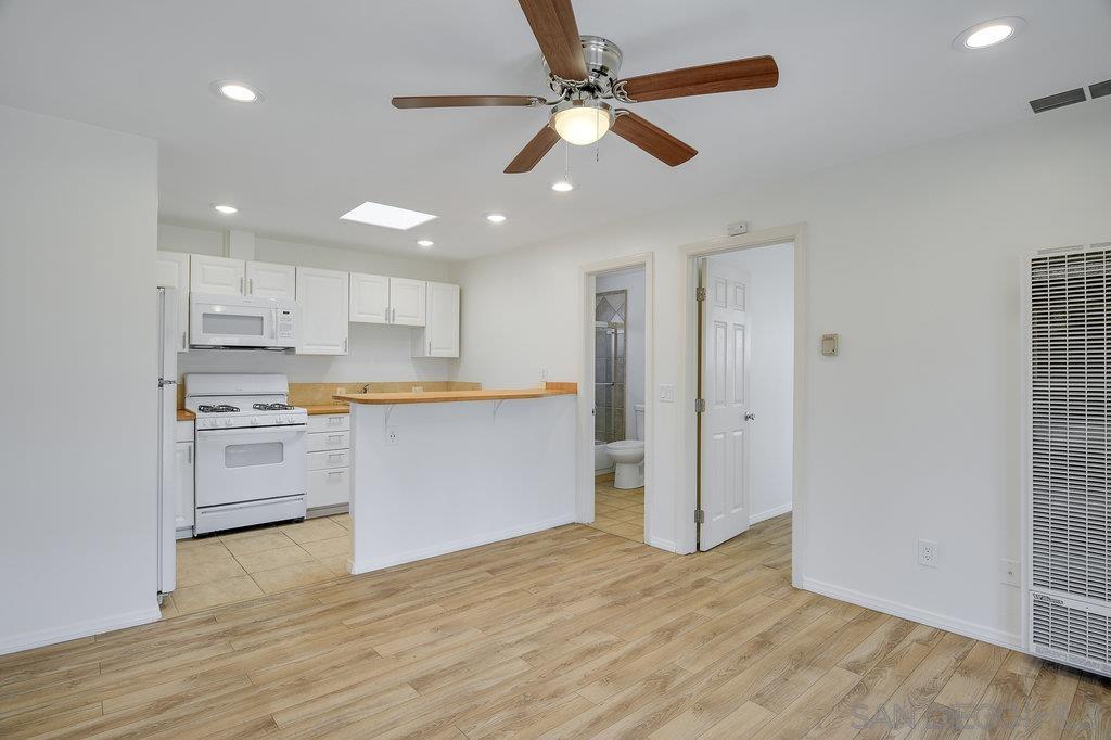 Detail Gallery Image 6 of 22 For 4618  Marlborough Dr. (1/2), San Diego,  CA 92116 - 1 Beds | 1 Baths