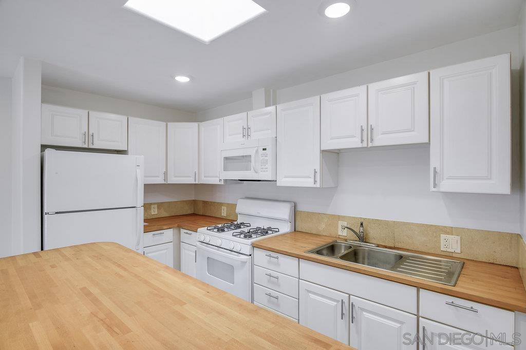 Detail Gallery Image 9 of 22 For 4618  Marlborough Dr. (1/2), San Diego,  CA 92116 - 1 Beds | 1 Baths