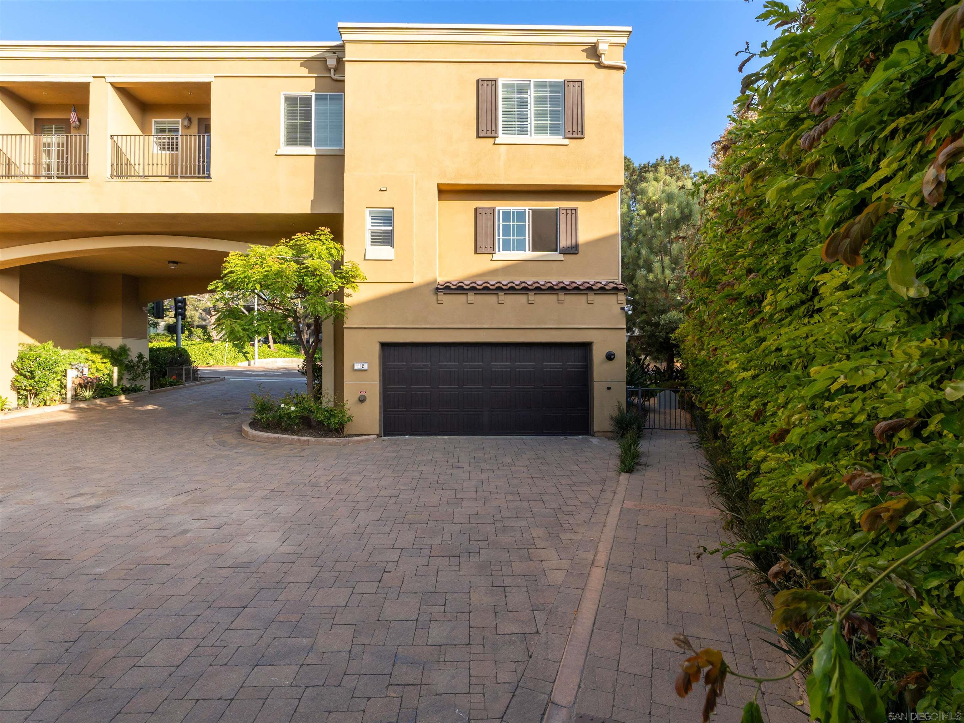 Detail Gallery Image 2 of 24 For 2400  Torrey Pines Rd  #112,  La Jolla,  CA 92037 - 5 Beds | 4 Baths