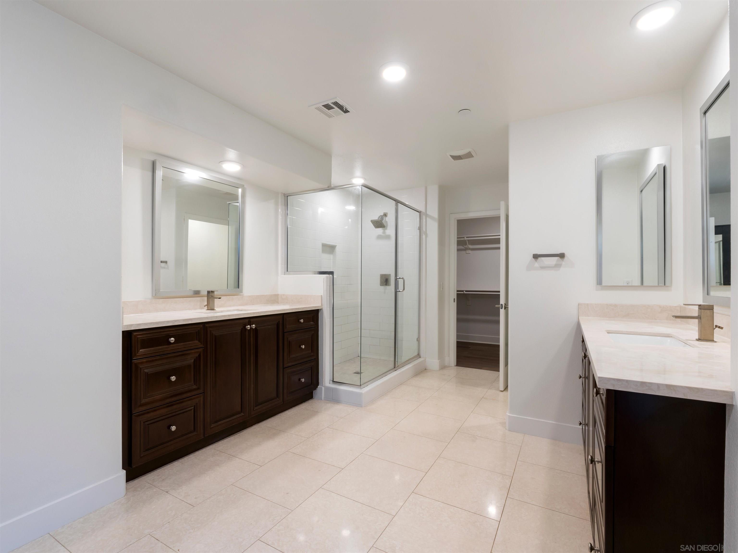 Detail Gallery Image 17 of 24 For 2400  Torrey Pines Rd  #112,  La Jolla,  CA 92037 - 5 Beds | 4 Baths