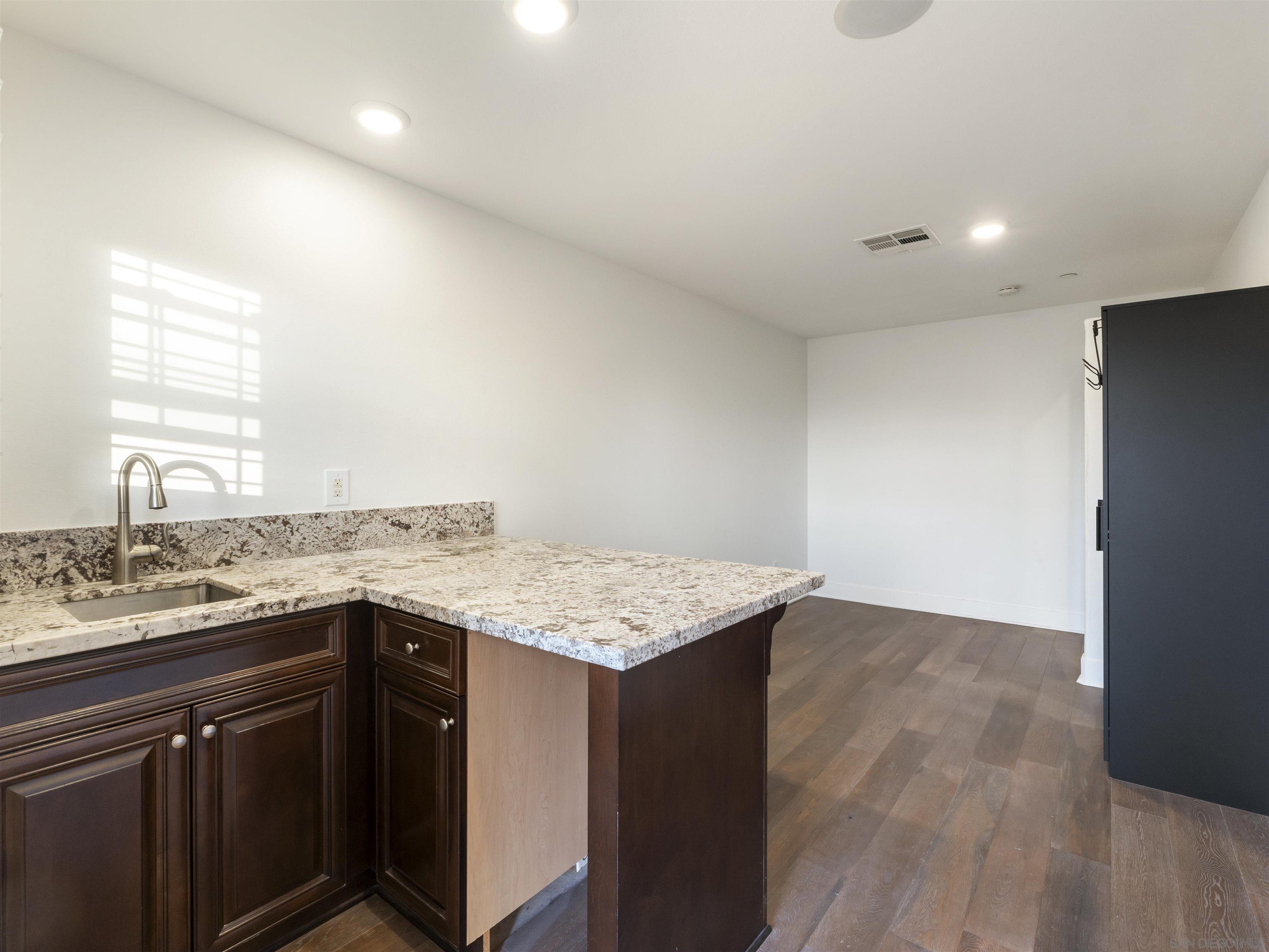 Detail Gallery Image 21 of 24 For 2400  Torrey Pines Rd  #112,  La Jolla,  CA 92037 - 5 Beds | 4 Baths