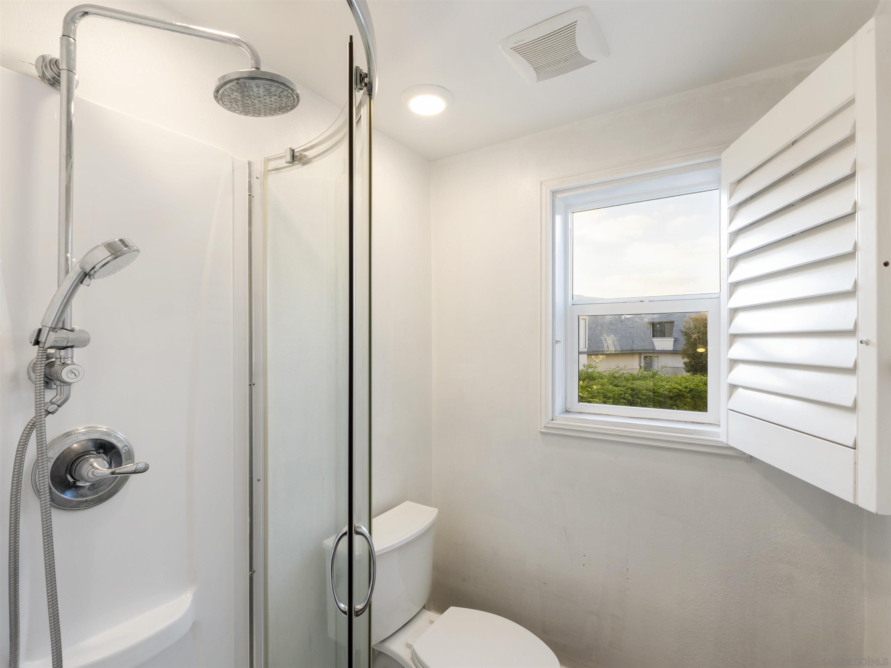 Detail Gallery Image 10 of 24 For 2400  Torrey Pines Rd  #112,  La Jolla,  CA 92037 - 5 Beds | 4 Baths