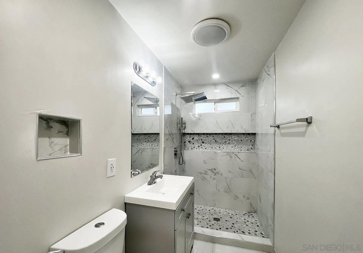 Detail Gallery Image 5 of 41 For 222-224 W 8th Ave, Escondido,  CA 92025 - – Beds | – Baths