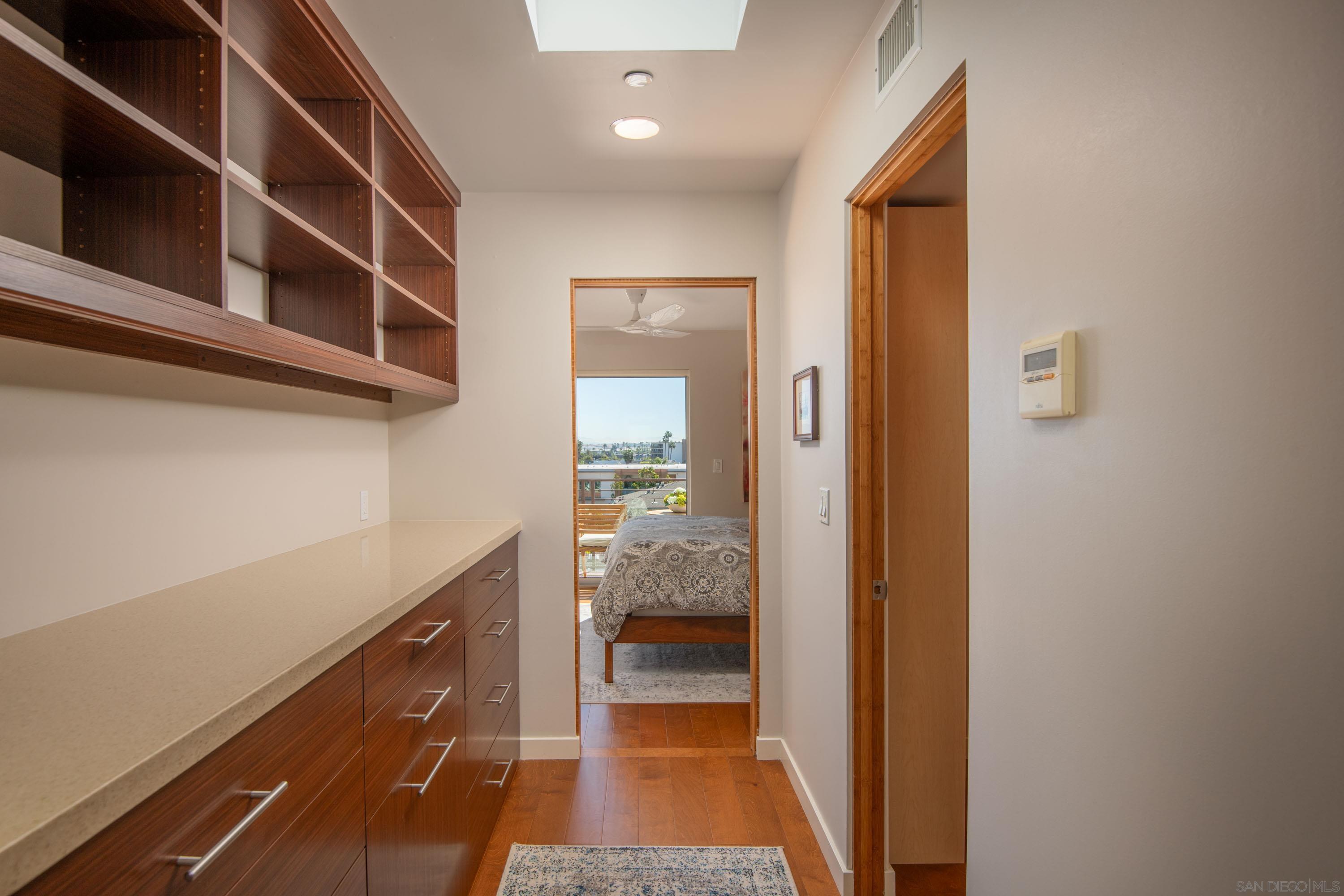 Detail Gallery Image 12 of 40 For 1122  Locust St, San Diego,  CA 92106 - 3 Beds | 2 Baths