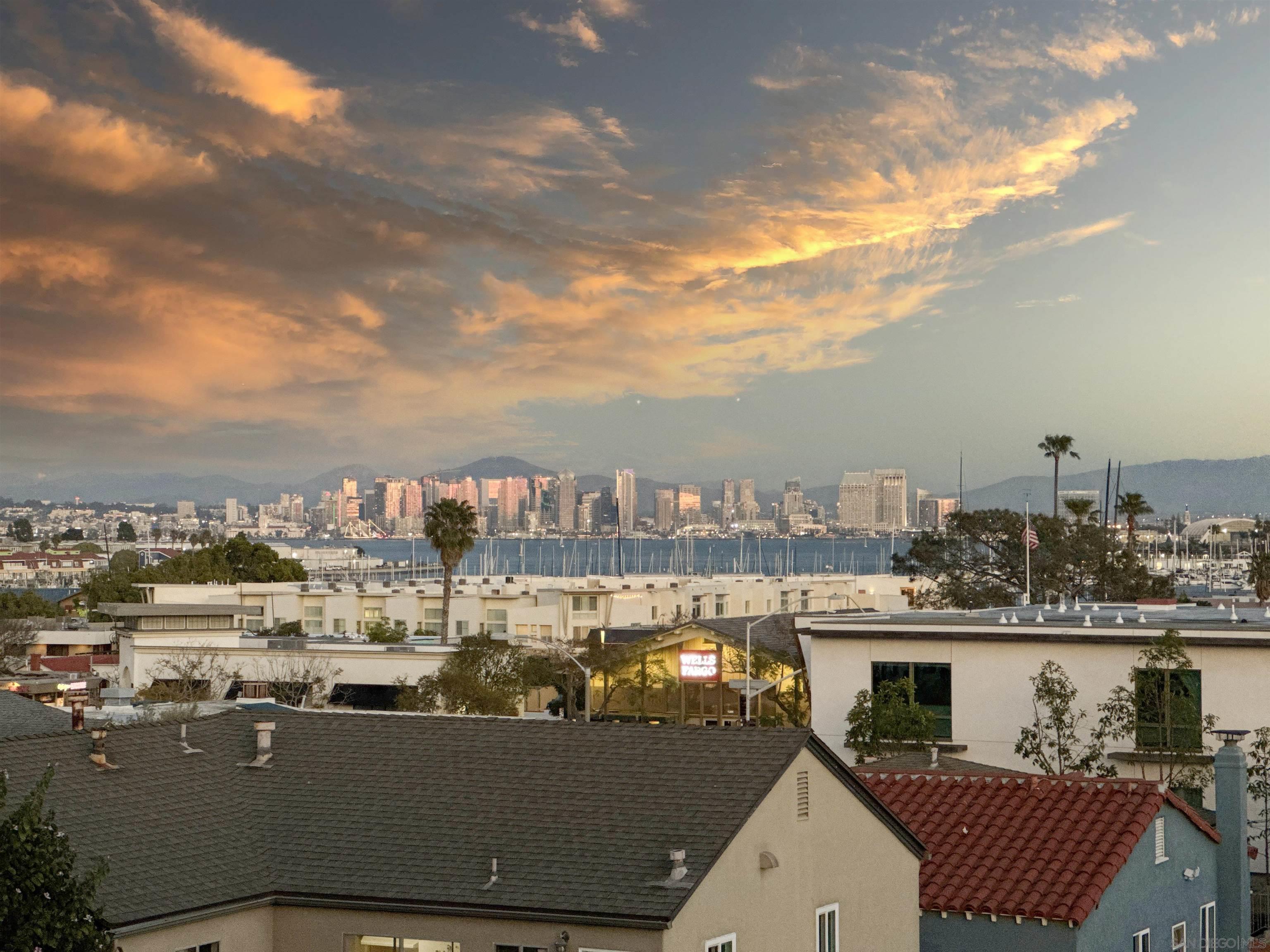 Detail Gallery Image 3 of 40 For 1122  Locust St, San Diego,  CA 92106 - 3 Beds | 2 Baths