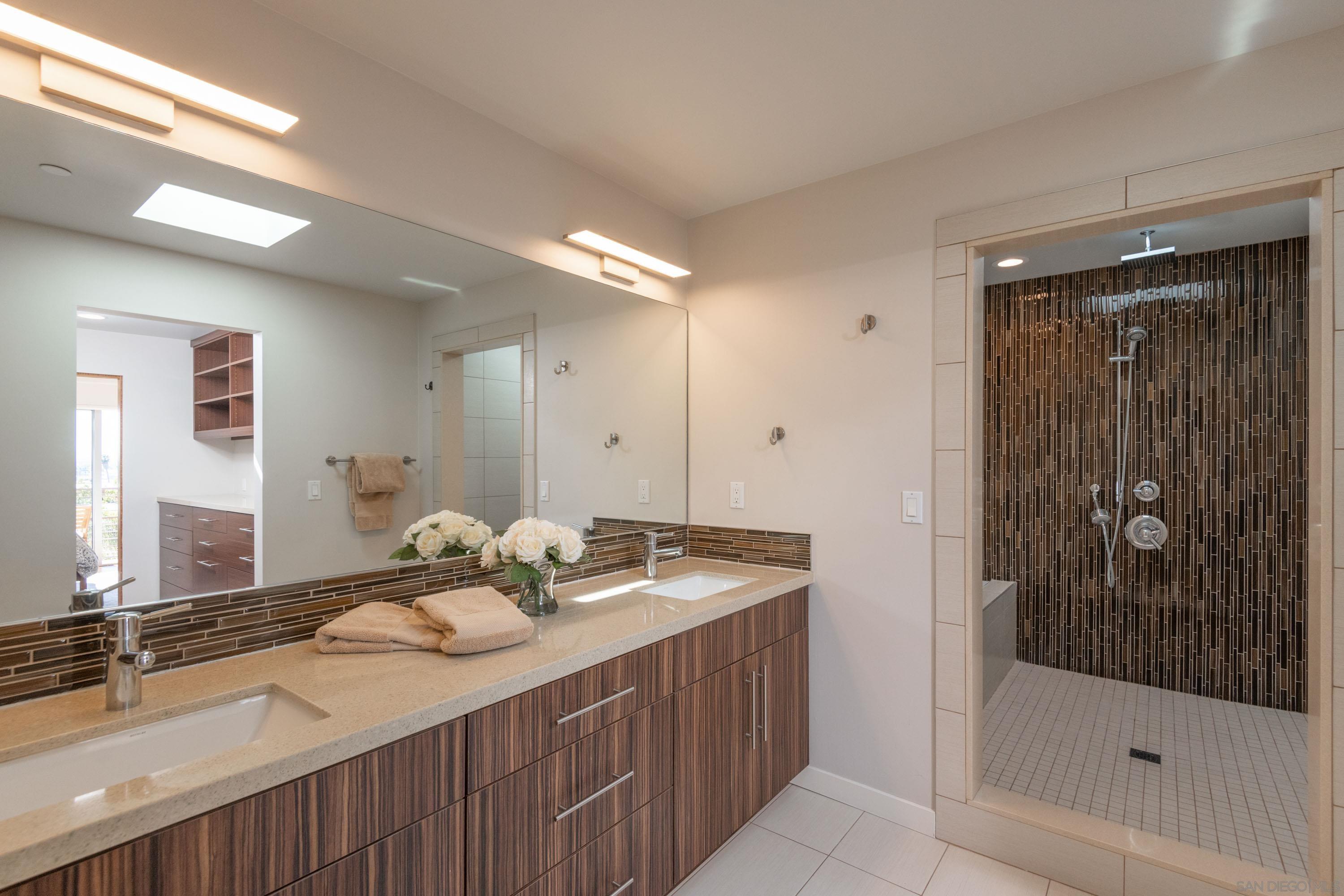 Detail Gallery Image 10 of 40 For 1122  Locust St, San Diego,  CA 92106 - 3 Beds | 2 Baths