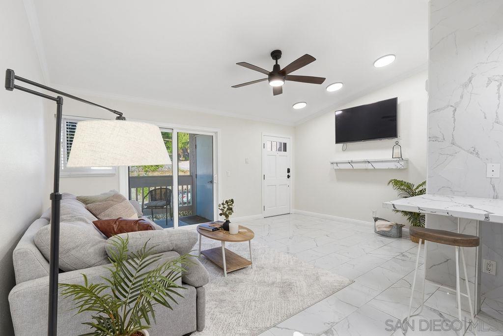 Detail Gallery Image 2 of 18 For 10026  Maya Linda Rd 6203, San Diego,  CA 92126 - 1 Beds | 1 Baths