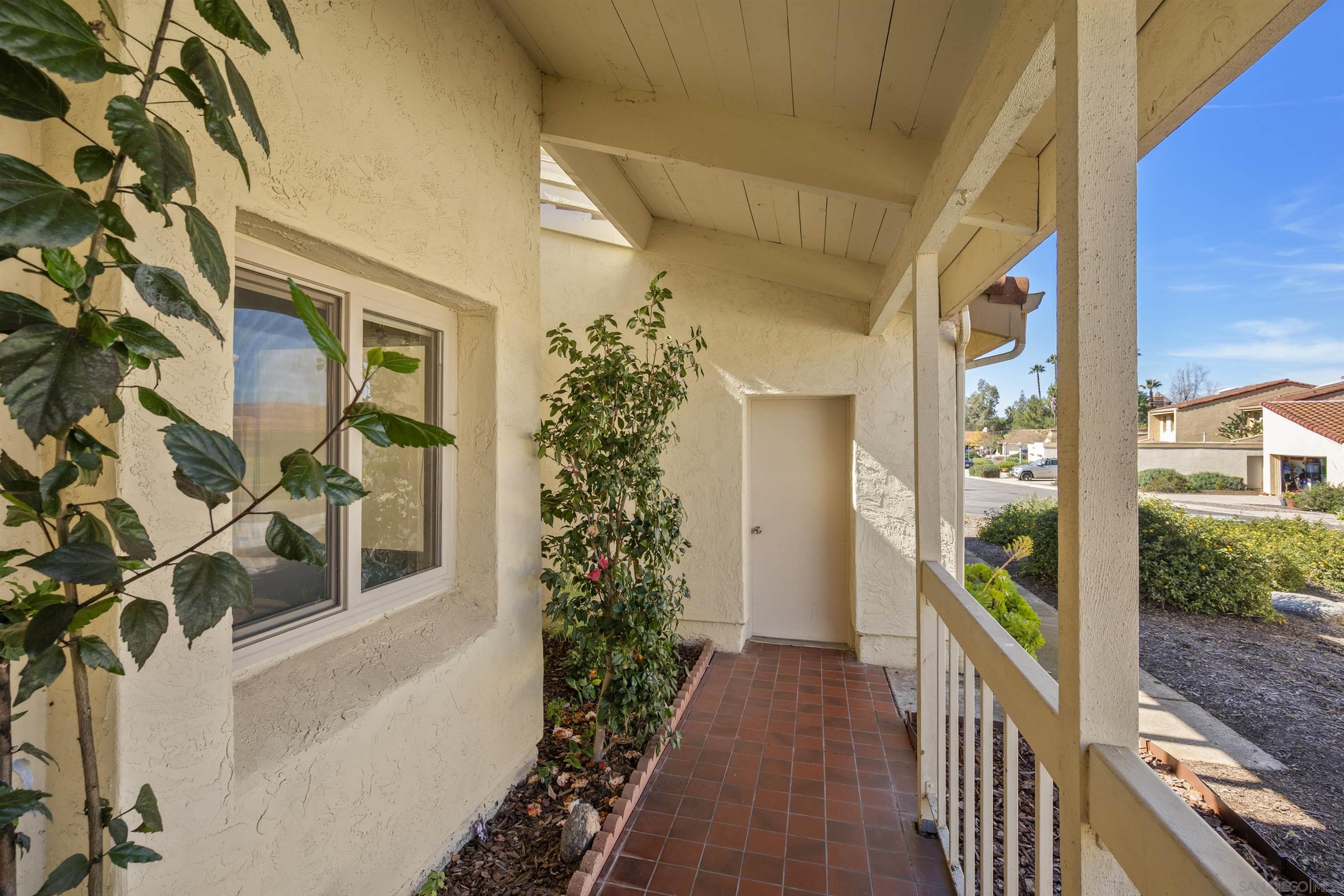 Detail Gallery Image 4 of 50 For 17415  Port Marnock Dr, Poway,  CA 92064 - 2 Beds | 2 Baths