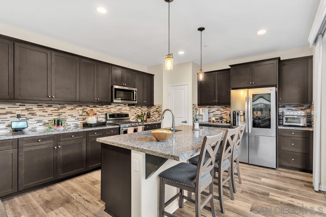 Detail Gallery Image 11 of 44 For 8514  Boulder Way, Santee,  CA 92071 - 4 Beds | 3 Baths