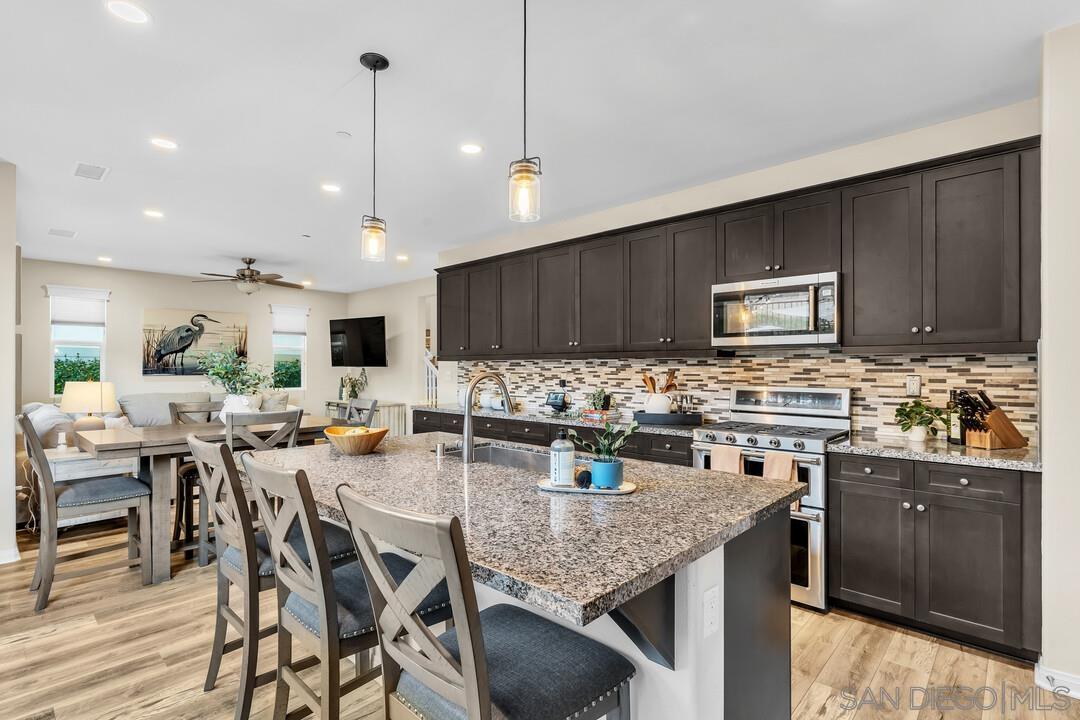 Detail Gallery Image 13 of 44 For 8514  Boulder Way, Santee,  CA 92071 - 4 Beds | 3 Baths