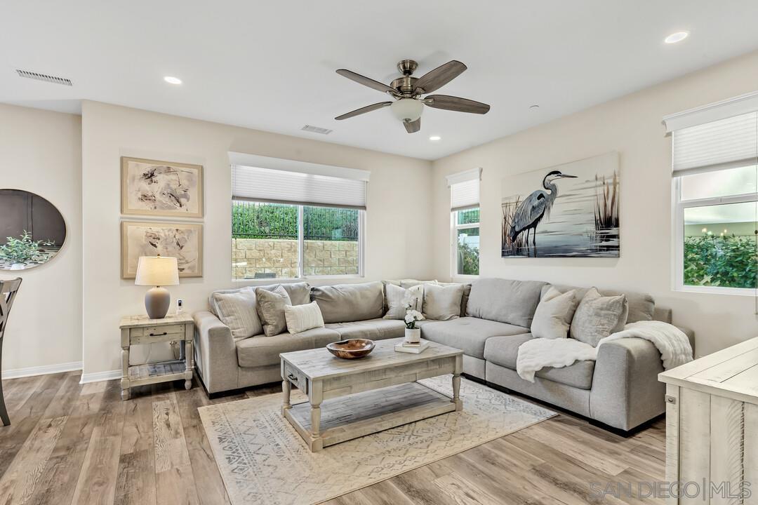 Detail Gallery Image 7 of 44 For 8514  Boulder Way, Santee,  CA 92071 - 4 Beds | 3 Baths