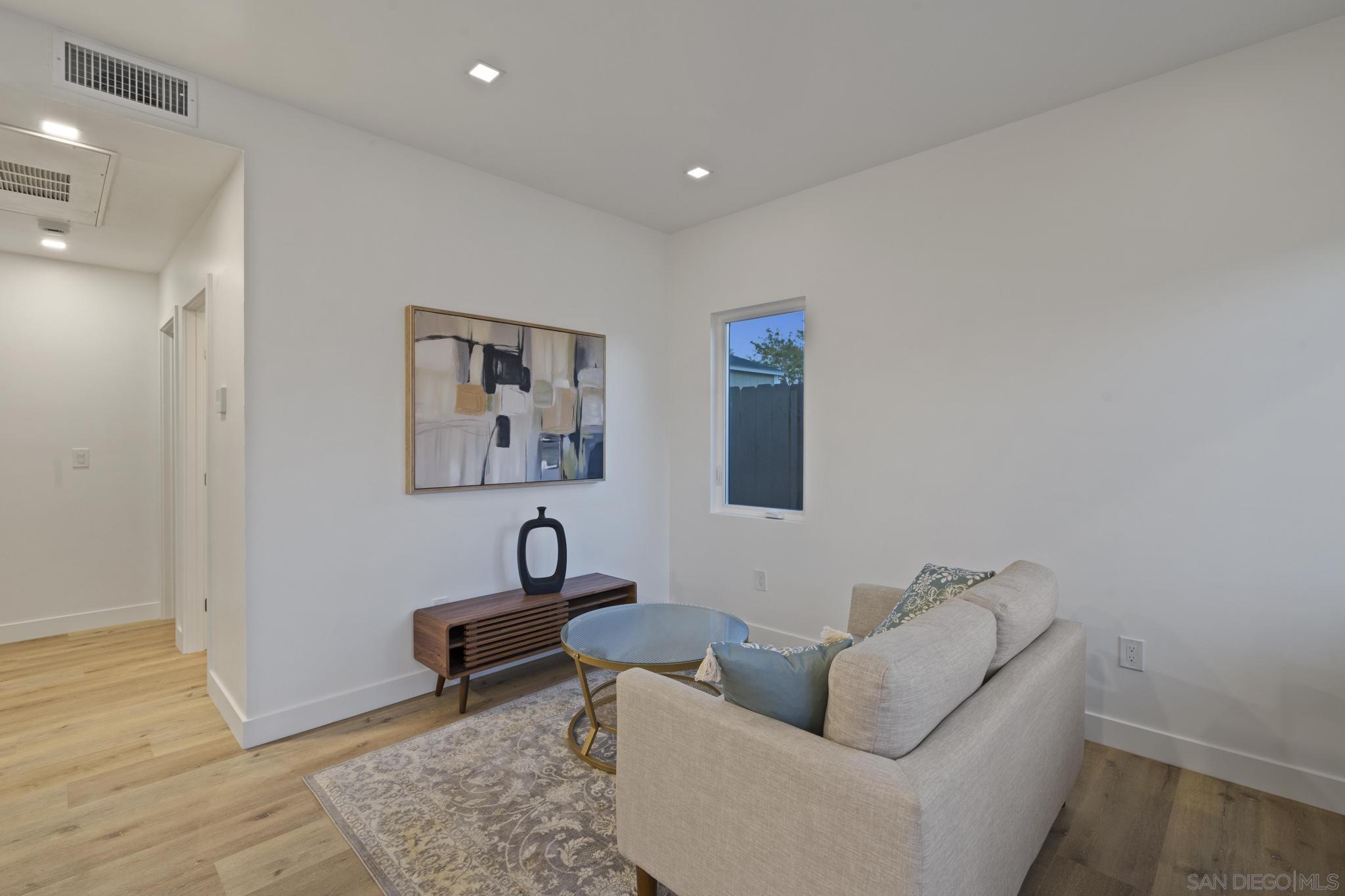 Detail Gallery Image 11 of 23 For 3582  Hatteras, San Diego,  CA 92117 - – Beds | – Baths