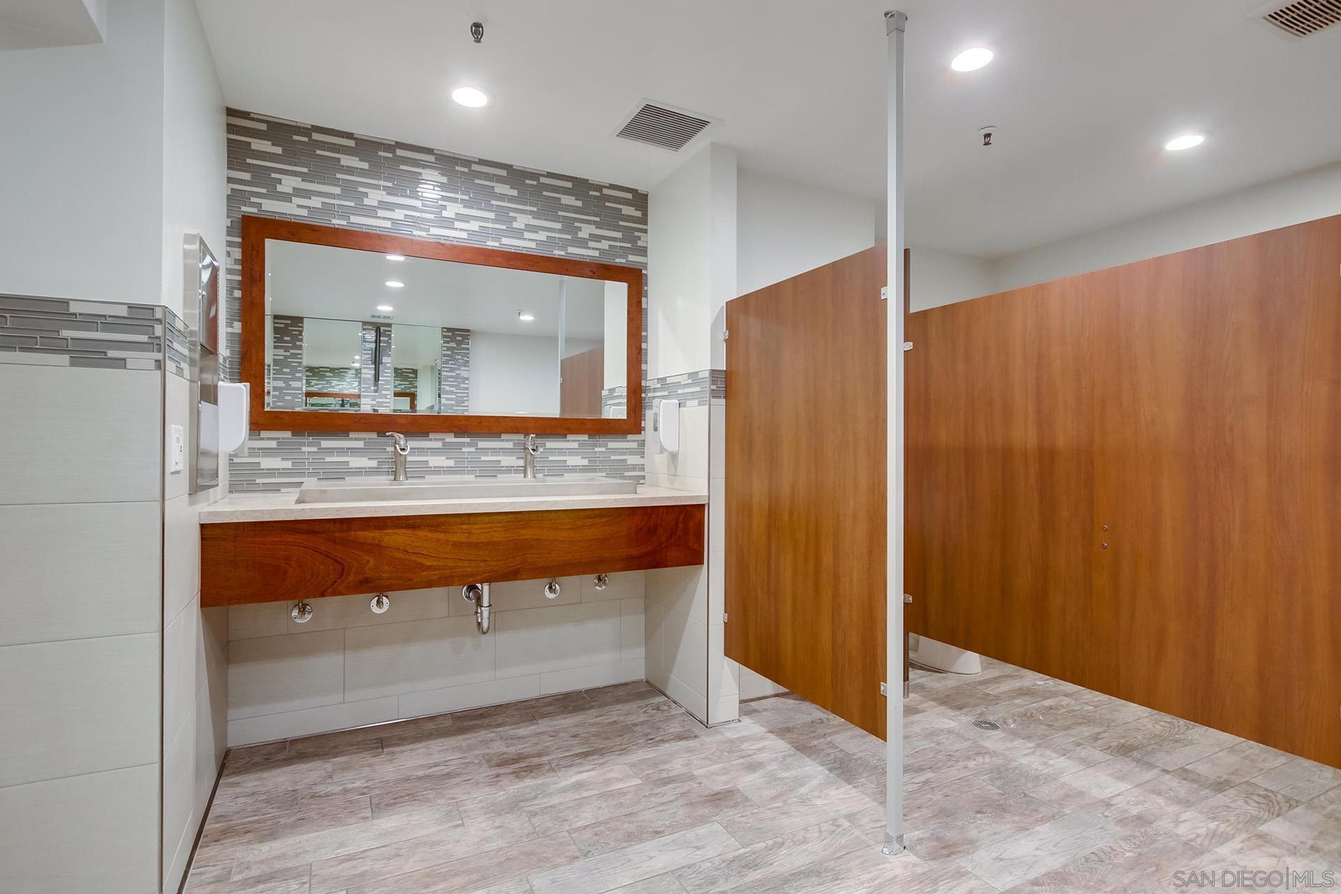 Detail Gallery Image 31 of 45 For 999 N Pacific St  #D011,  Oceanside,  CA 92054 - 1 Beds | 1 Baths