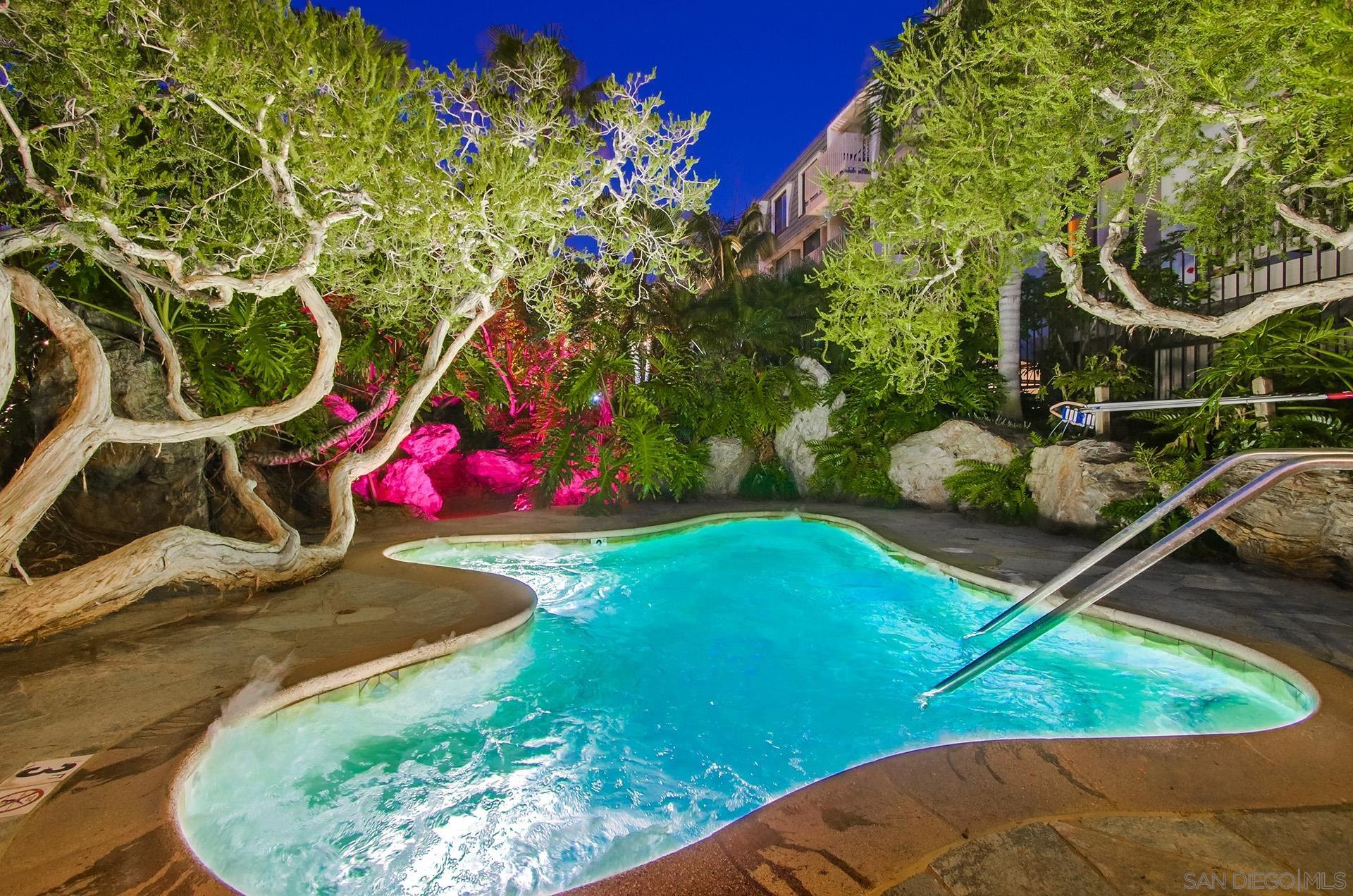 Detail Gallery Image 7 of 45 For 999 N Pacific St  #D011,  Oceanside,  CA 92054 - 1 Beds | 1 Baths