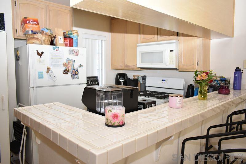 Detail Gallery Image 10 of 21 For 9290  Towne Centre Dr  #87,  San Diego,  CA 92121 - 2 Beds | 2/1 Baths