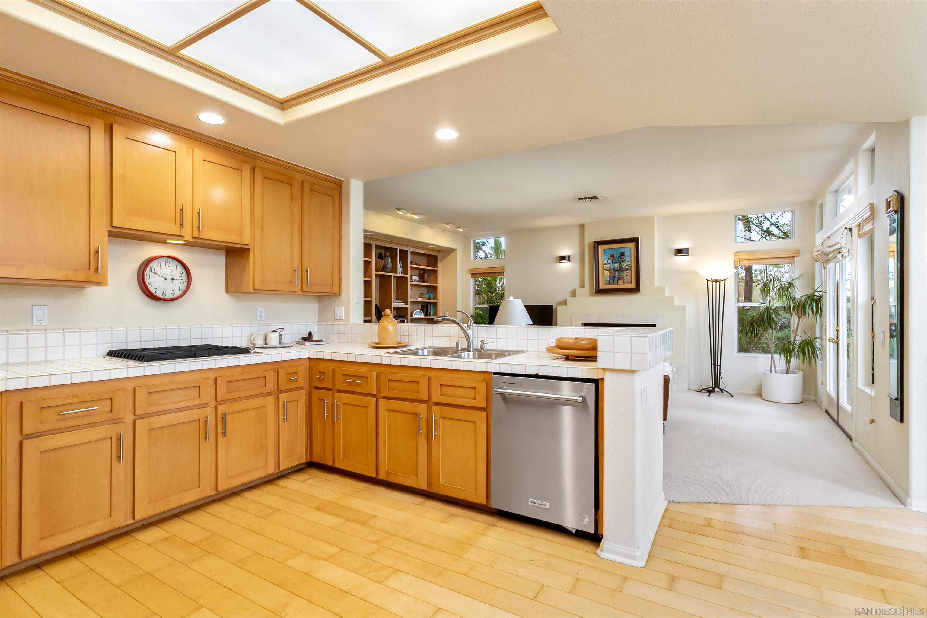 Detail Gallery Image 20 of 58 For 11495  Larmier Cir, San Diego,  CA 92131 - 4 Beds | 3 Baths