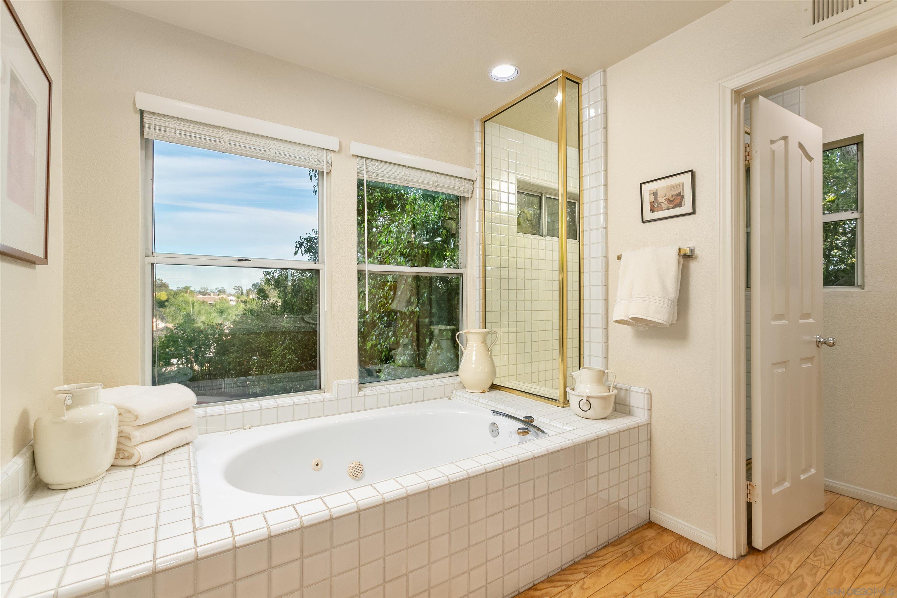 Detail Gallery Image 28 of 58 For 11495  Larmier Cir, San Diego,  CA 92131 - 4 Beds | 3 Baths