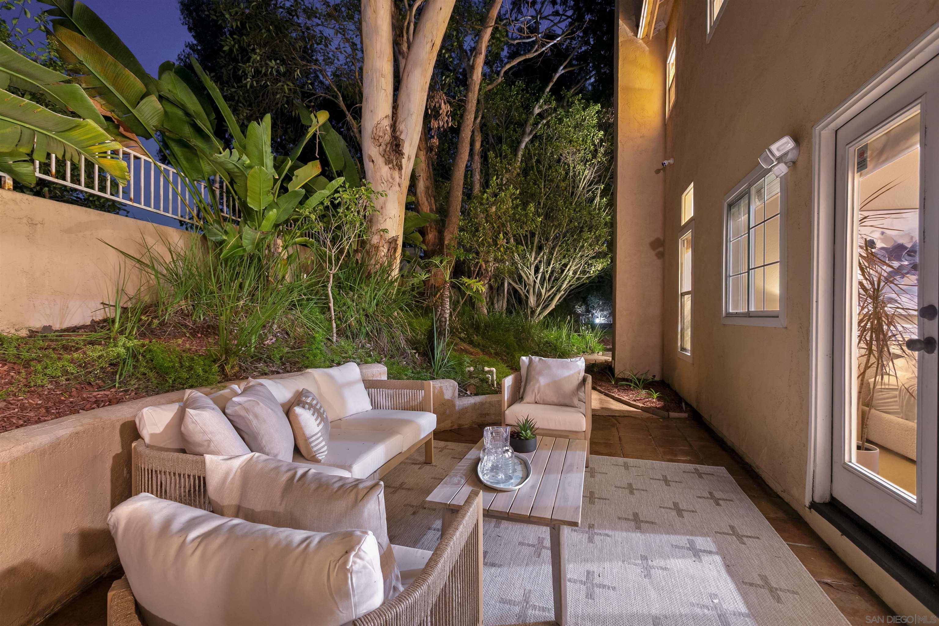 Detail Gallery Image 8 of 58 For 11495  Larmier Cir, San Diego,  CA 92131 - 4 Beds | 3 Baths