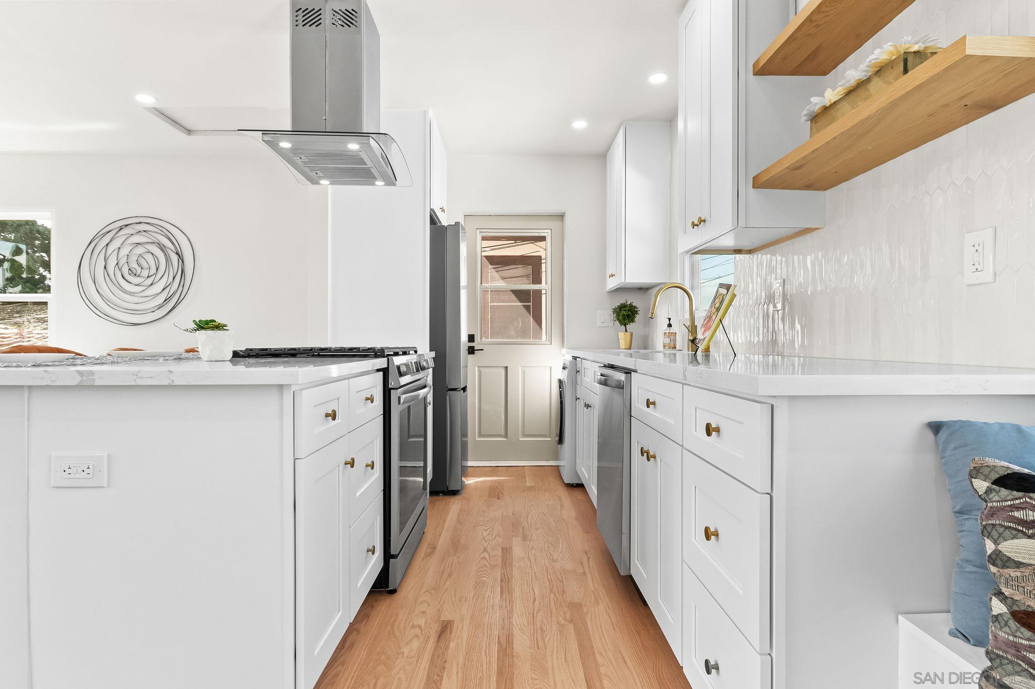 Detail Gallery Image 4 of 28 For 614  4th Street, Coronado,  CA 92118 - 1 Beds | 1 Baths