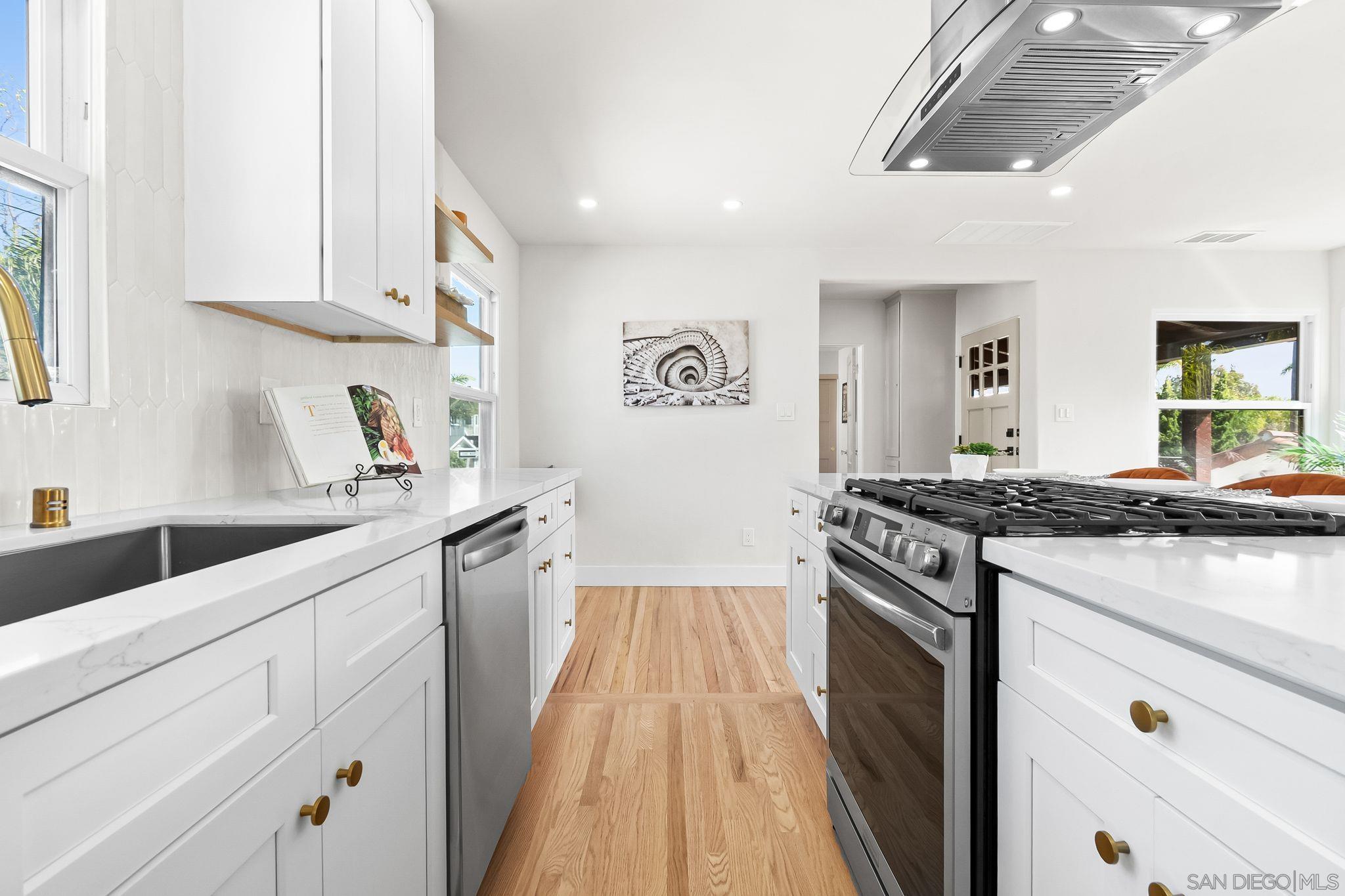 Detail Gallery Image 8 of 28 For 614  4th Street, Coronado,  CA 92118 - 1 Beds | 1 Baths