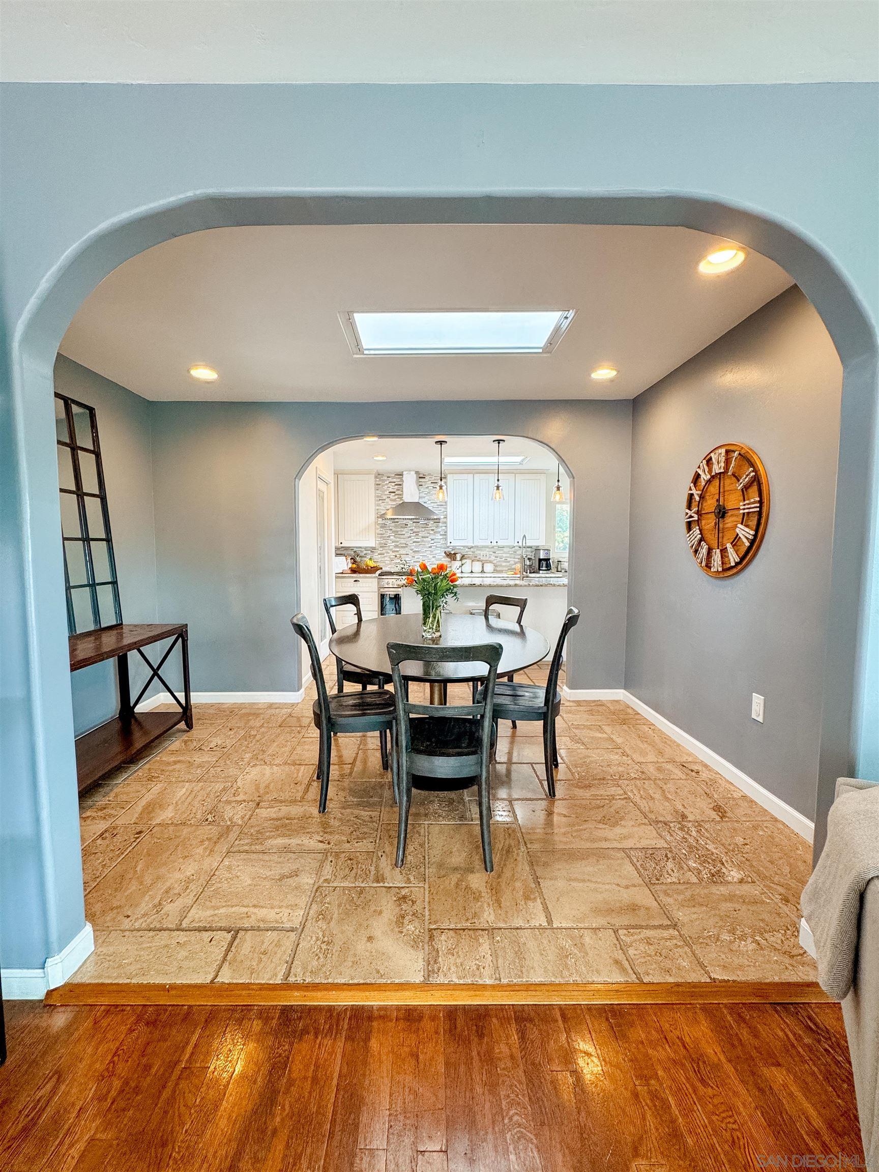 Detail Gallery Image 16 of 50 For 3044  Meadow Grove Dr, San Diego,  CA 92110 - 4 Beds | 3 Baths