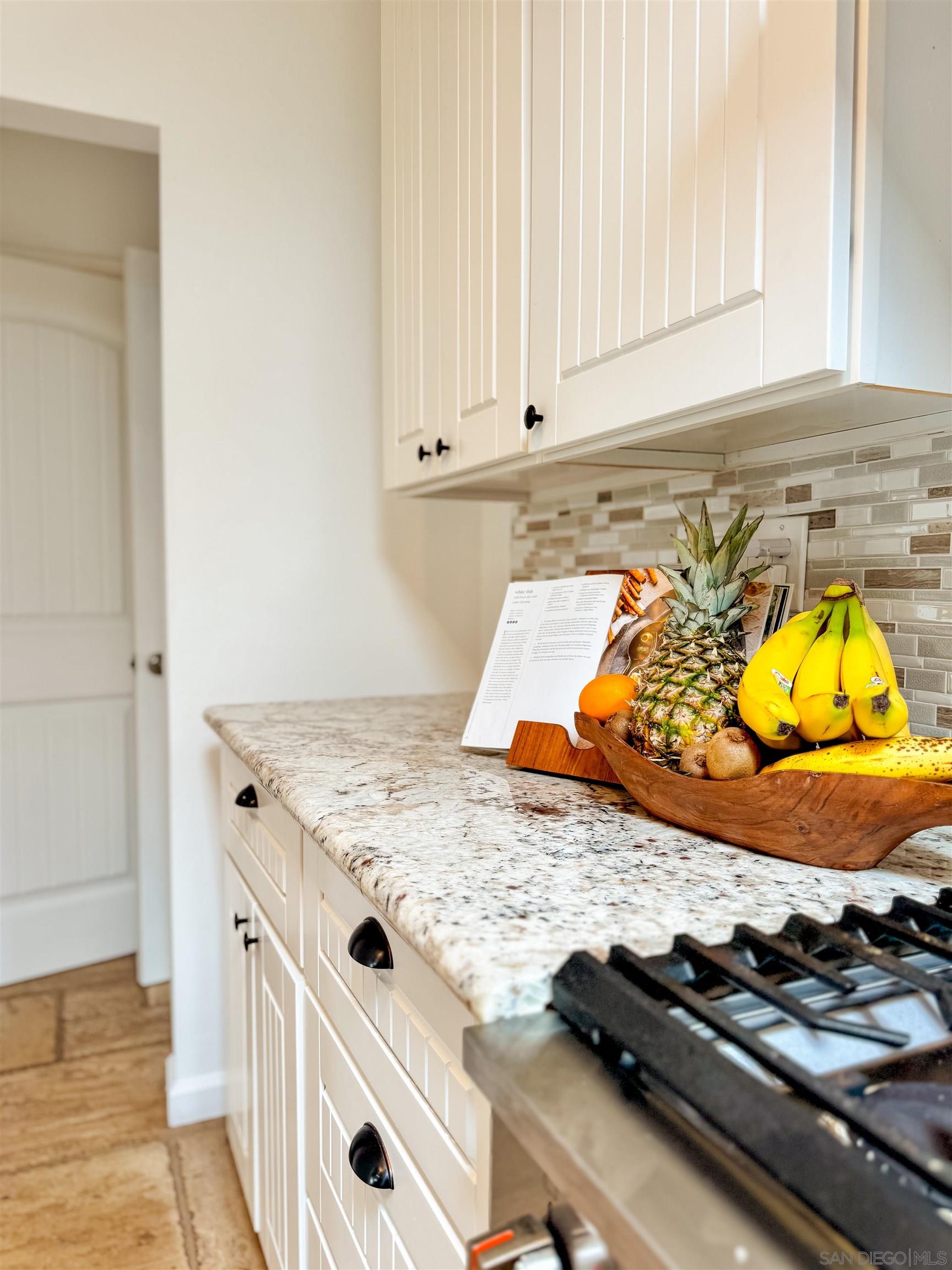 Detail Gallery Image 23 of 48 For 3044  Meadow Grove Dr, San Diego,  CA 92110 - 4 Beds | 3 Baths