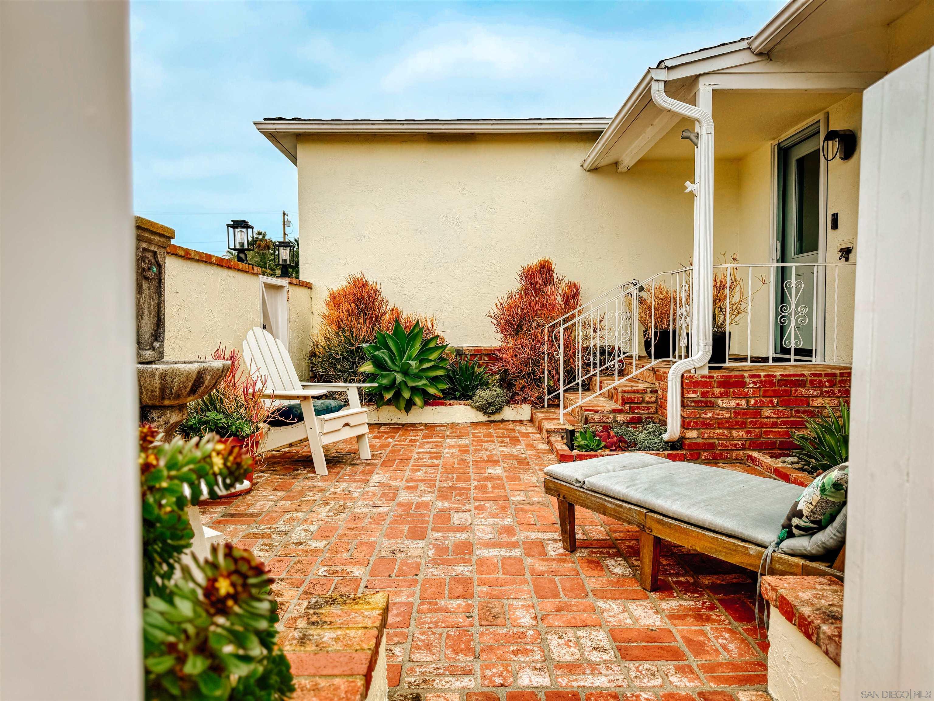 Detail Gallery Image 26 of 48 For 3044  Meadow Grove Dr, San Diego,  CA 92110 - 4 Beds | 3 Baths