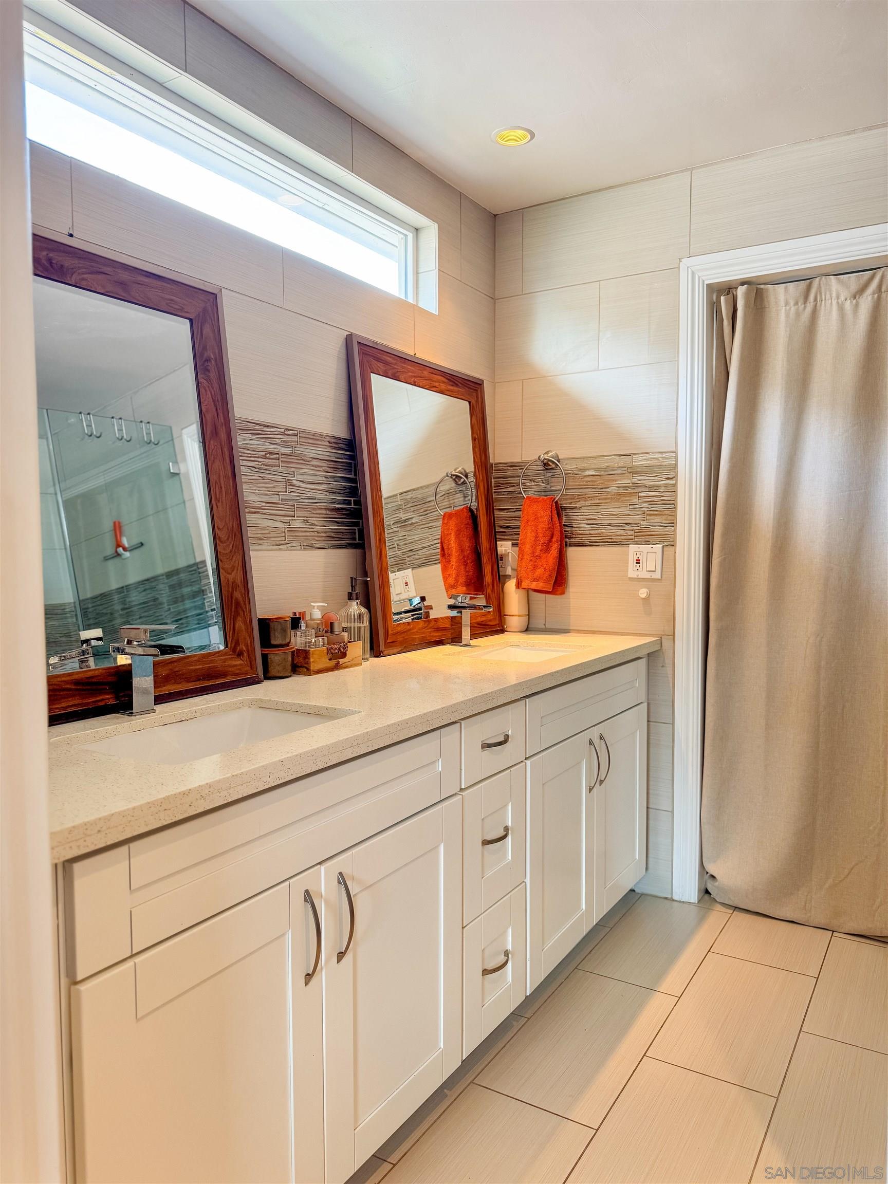 Detail Gallery Image 30 of 48 For 3044  Meadow Grove Dr, San Diego,  CA 92110 - 4 Beds | 3 Baths