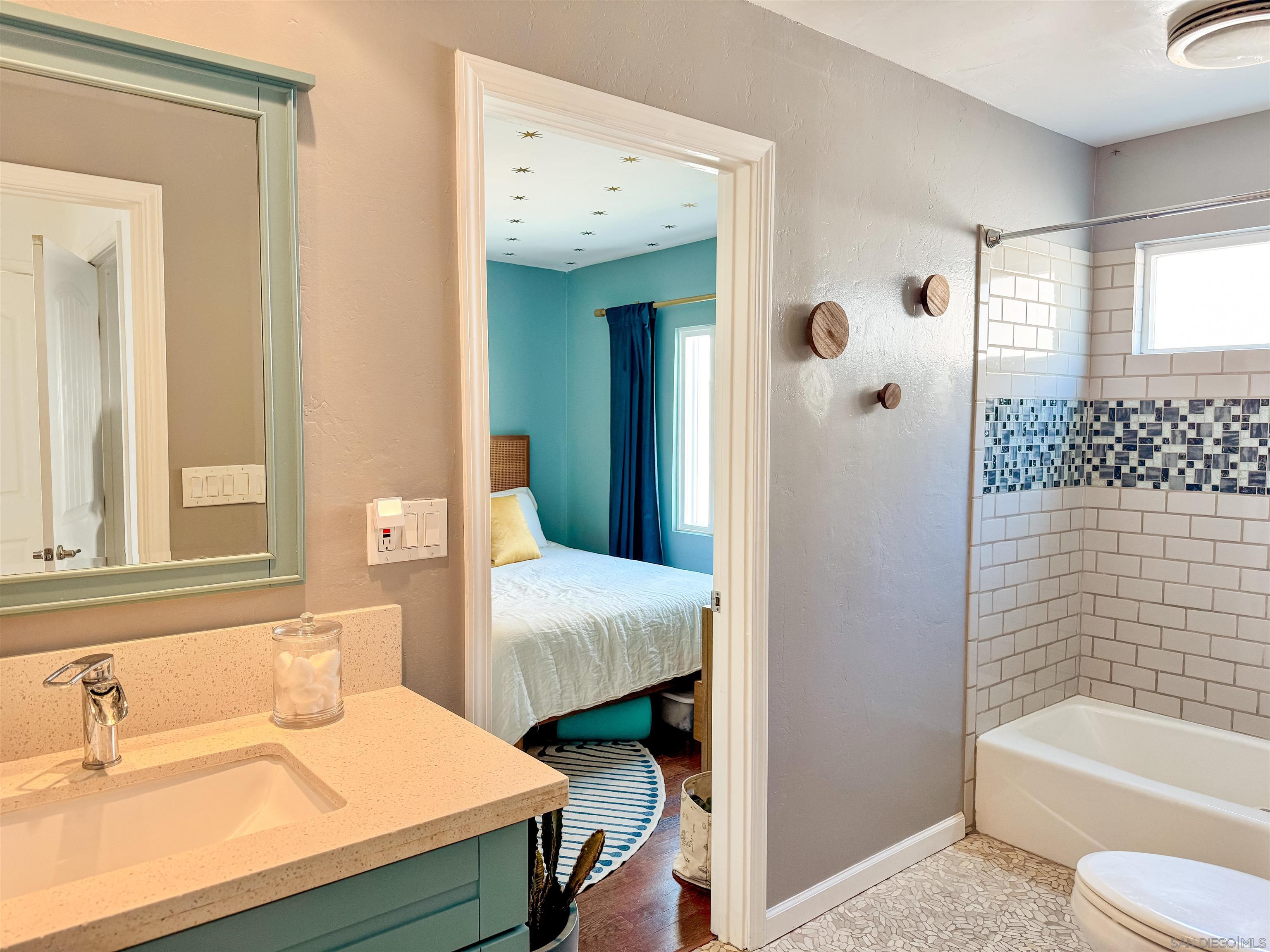 Detail Gallery Image 40 of 50 For 3044  Meadow Grove Dr, San Diego,  CA 92110 - 4 Beds | 3 Baths